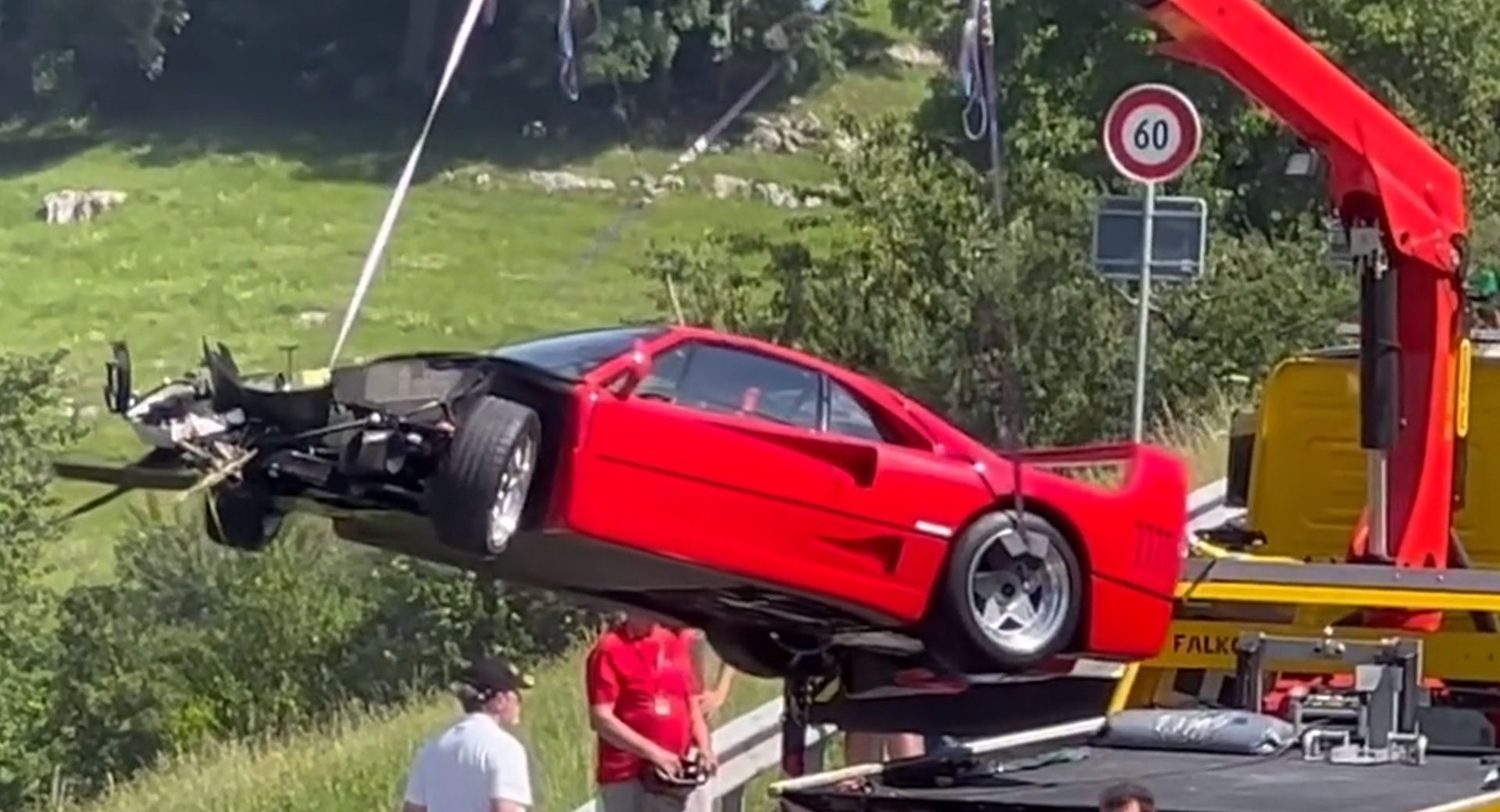 Wallpaper #L2i9GJMBSpphPi3-_RQQ4 Ferrari F40 Crashes into Barrier Coming Out of a Corner at Swiss Hill
