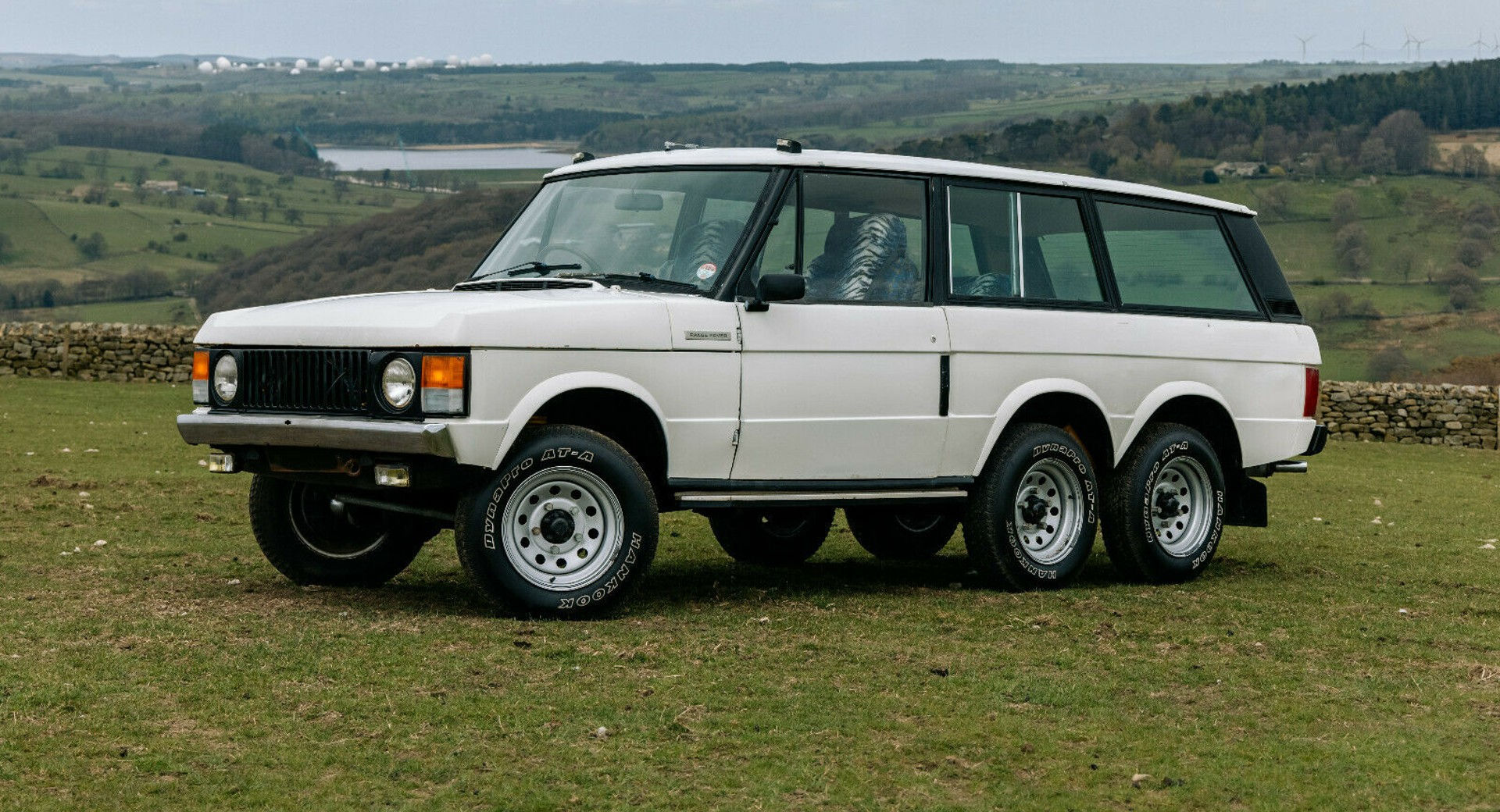 Wallpaper #pljCNJMBzN9vxX346j2l290 Would You Roll the Dice on a Classic Range Rover with Two Doors and Six