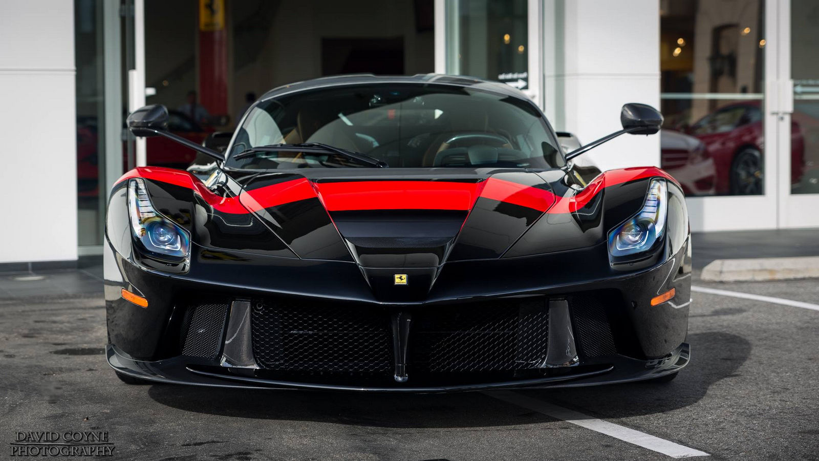 Wallpaper #AXcnJpMB-pgBXx60gaFa138 Owner Takes Delivery of Red Striped Ferrari Laferrari in California W