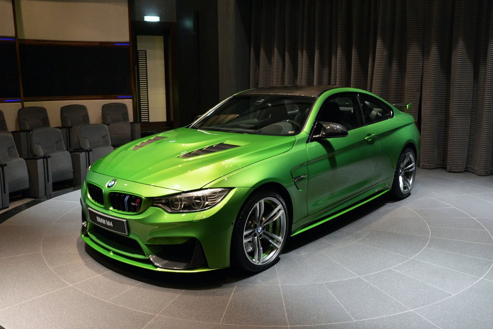 Wallpaper #QWh7IpMBSpphPi3-QjOM16 540hp Java Green BMW M4 Individual Drops by Abu Dhabi Showroom 34 Pics