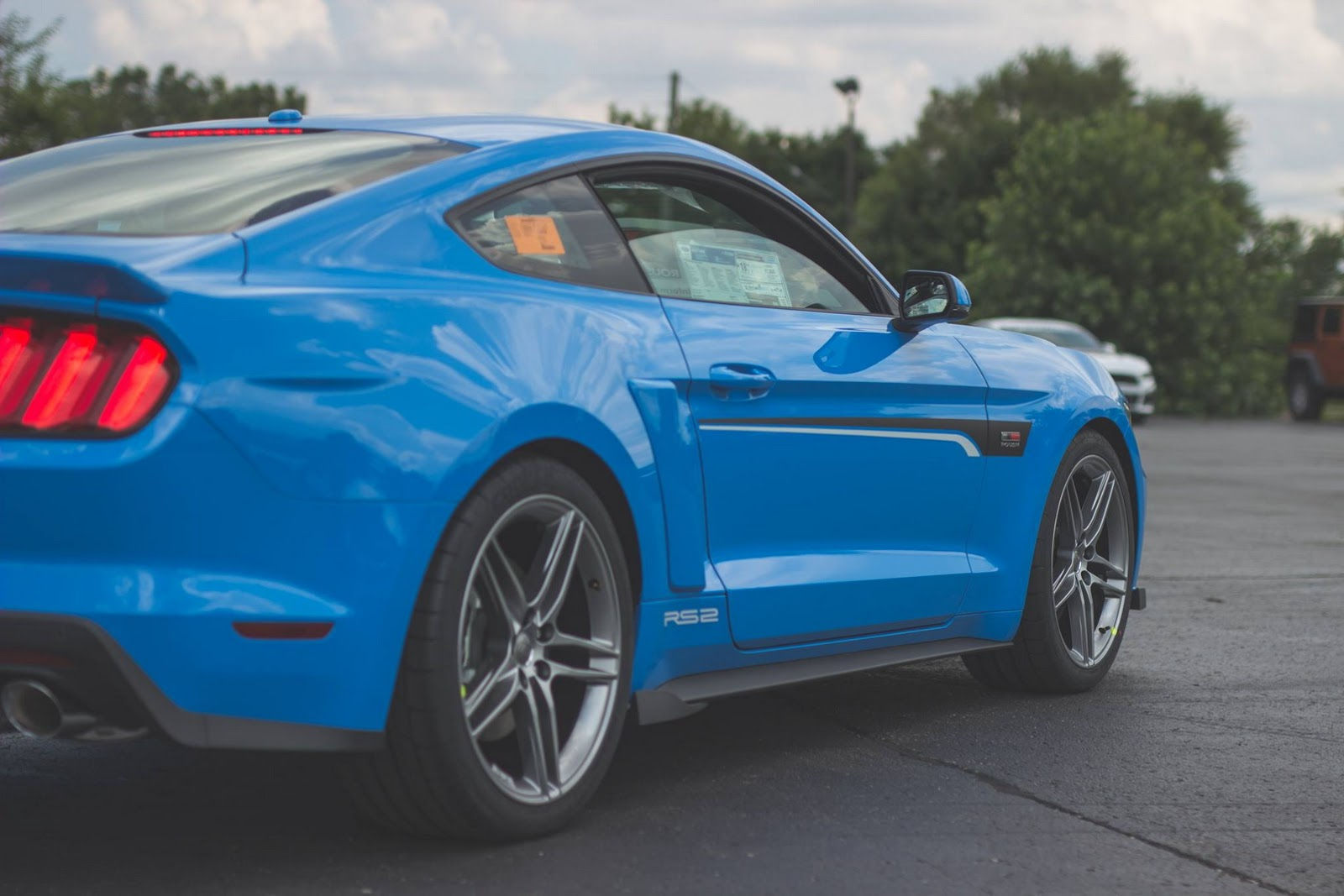 Wallpaper #BGjjFpMBSpphPi3-kQ3939 Roush Shows Off Pair of Grabber Blue Mustangs Carscoops