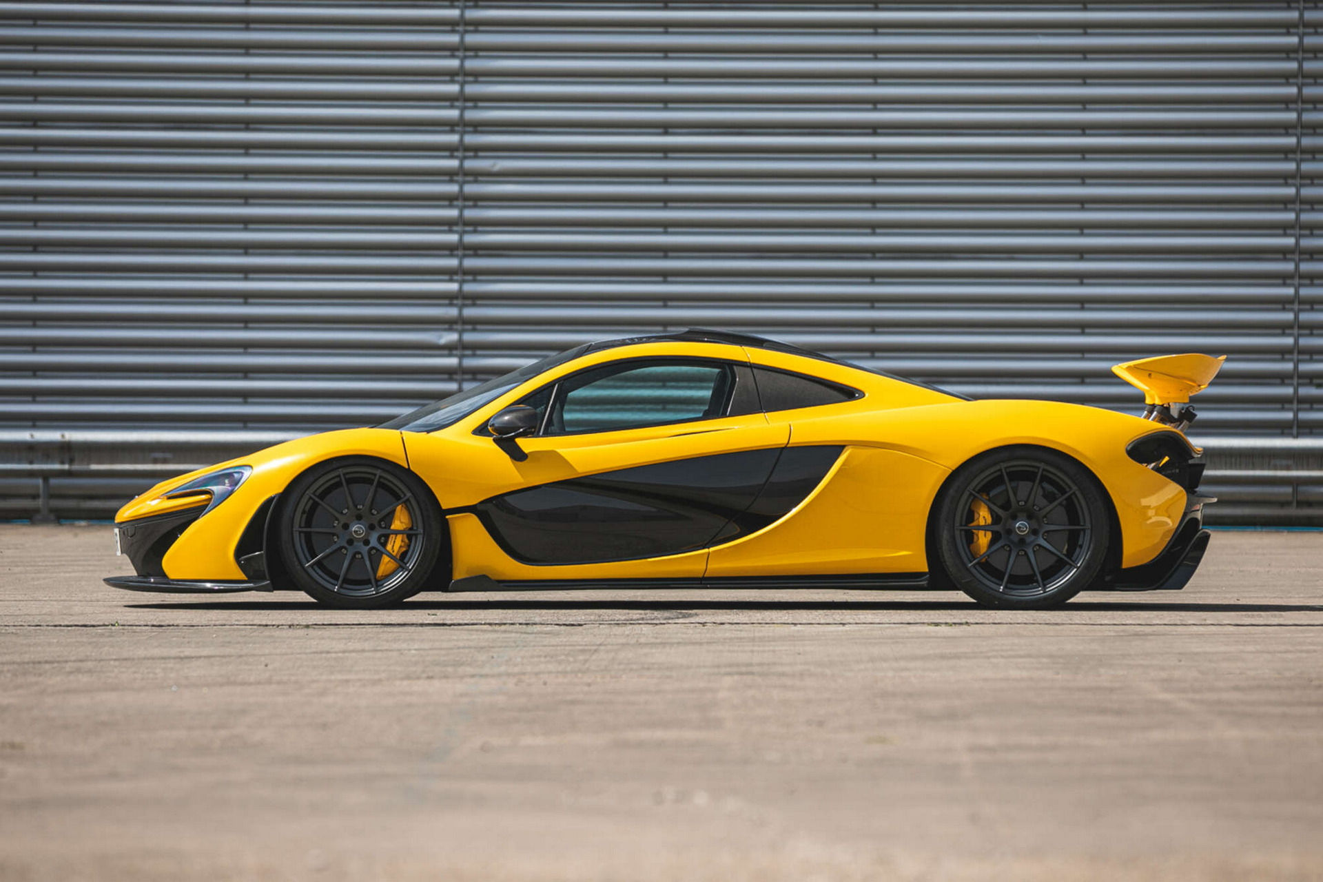Wallpaper #bWhyIZMBSpphPi3-IzBD119 Own a Third of the Hypercar Holy Trinity with the Very First Mclaren P1