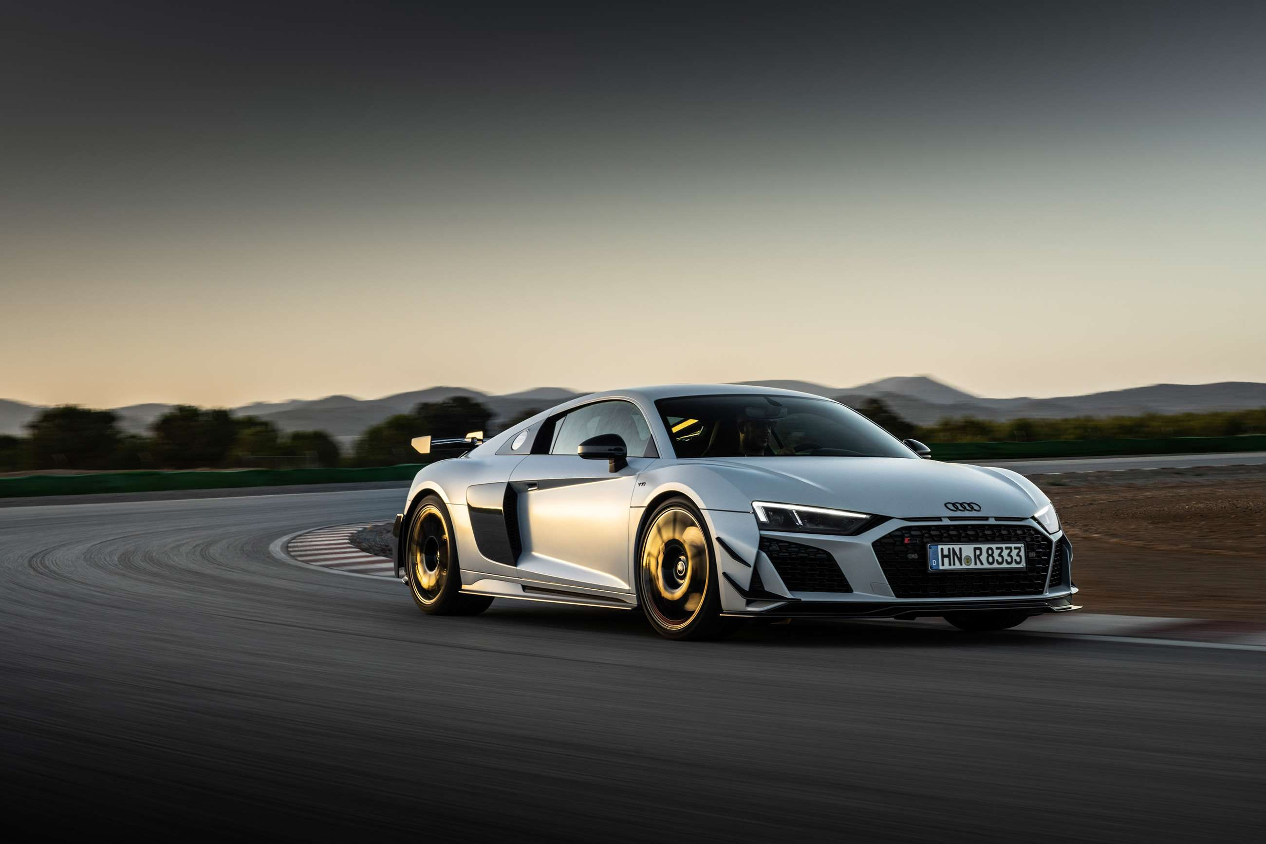 Wallpaper #M_AMf5cBi4JM6agG9yBq68 New R8 GT is the Last Audi V10 Supercar Grr