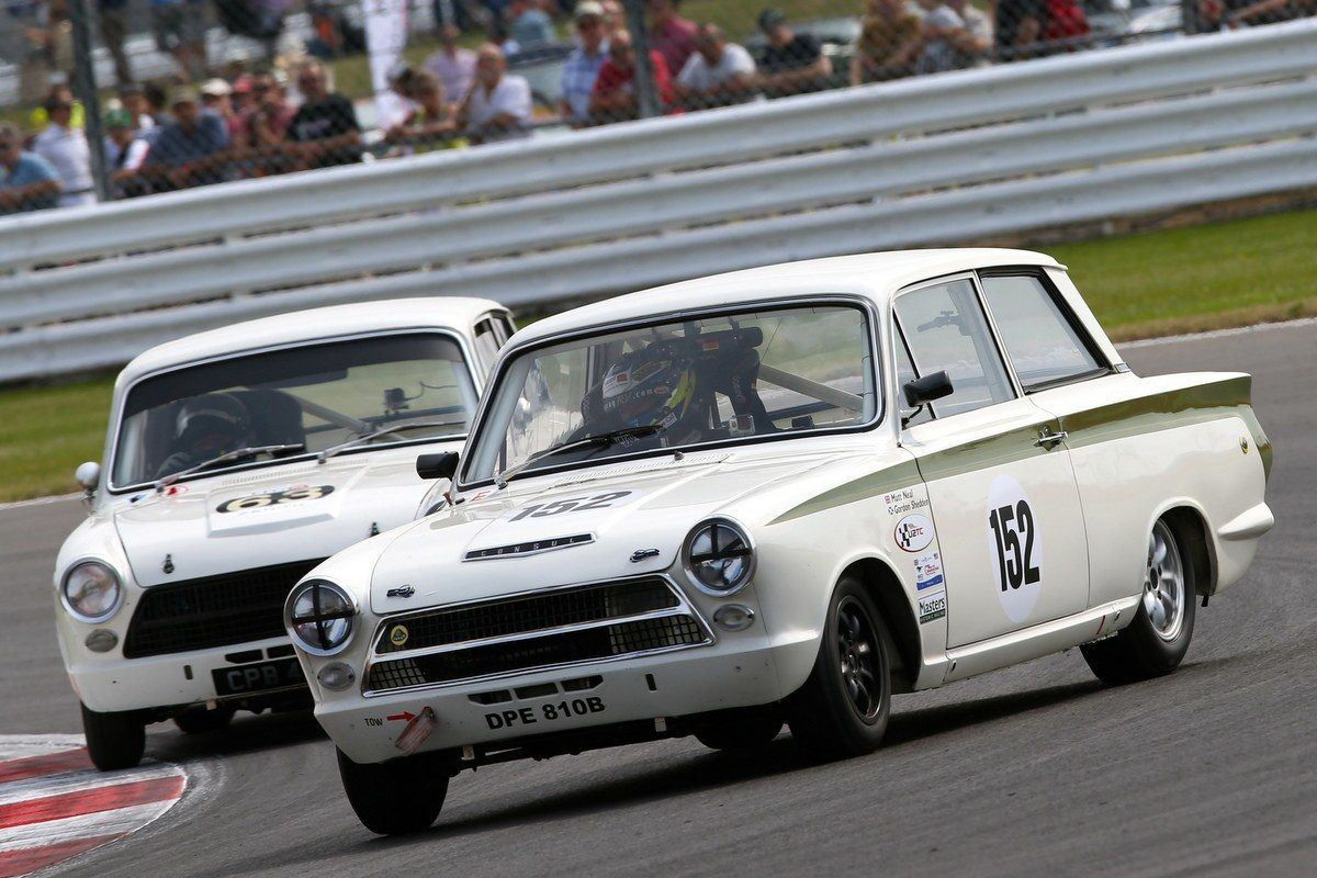 Wallpaper #X6ebMpMBlSzal8H1ddsJ126 British Touring Car Legends on the Grid for Silverstone Classic