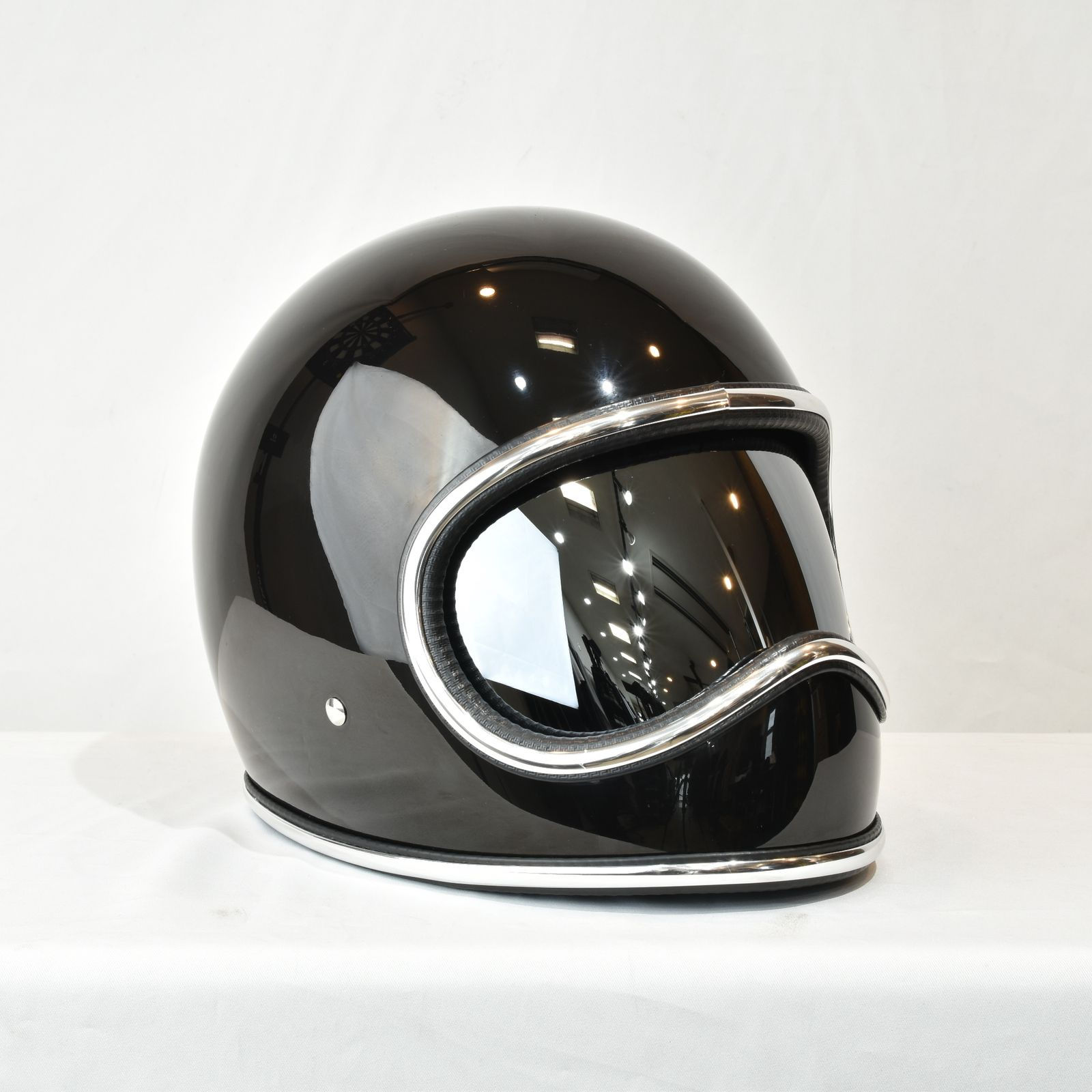 Wallpaper #2BGgM5MBXrlMTfB5u0qk309 Nobudz Space Helmet Final Edition Black