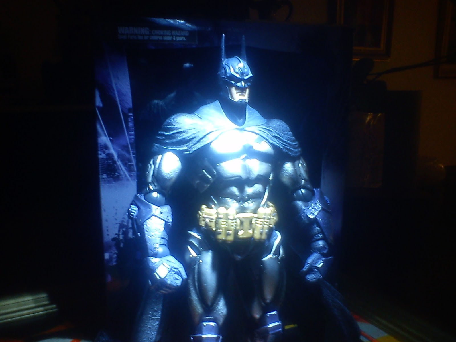 Wallpaper #jGg6HZMBSpphPi3-6iXI97 La Entrada De La Baticueva Batman Arkham Asylum Figura Play Arts 2012