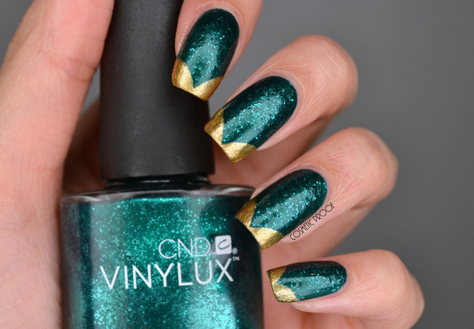 Wallpaper #nu_DTJMBMN-XEVvVhT7U336 Nails Green Day 4 of the 31dc2016 with Cnd Vinylux Emerald Lights