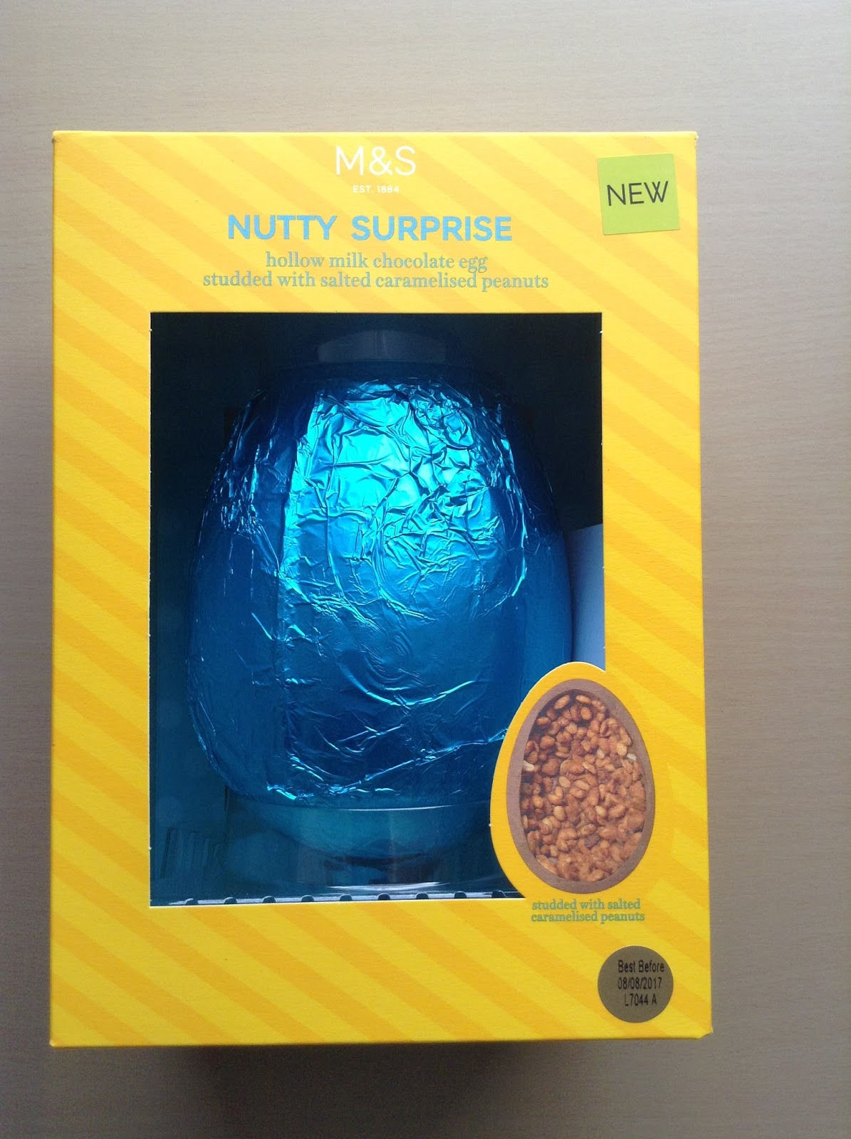 Wallpaper #9Gh7HJMBSpphPi3-_SJ7221 Marks Spencer Nutty Surprise Easter Egg Having Study