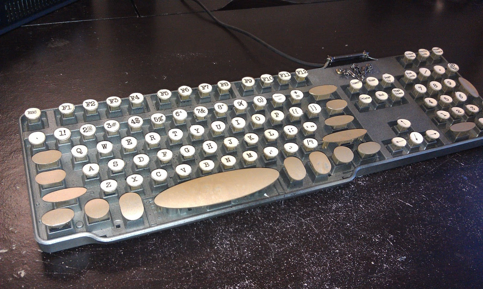 Wallpaper #fmcNDZMBSpphPi3-iuJh20 Nerd Rendezvous Steampunk Keyboard Mod