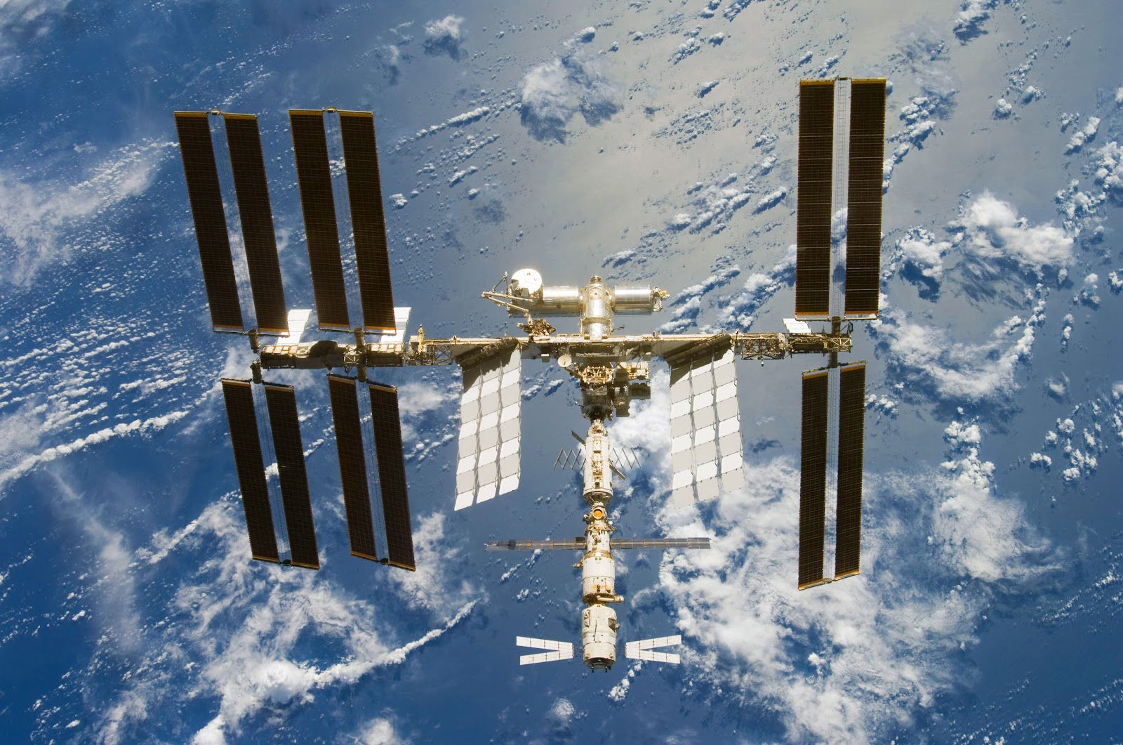 Wallpaper #x2f37ZIBSpphPi3-1Fqi162 The International Space Station Seen from Space Shuttle Discovery