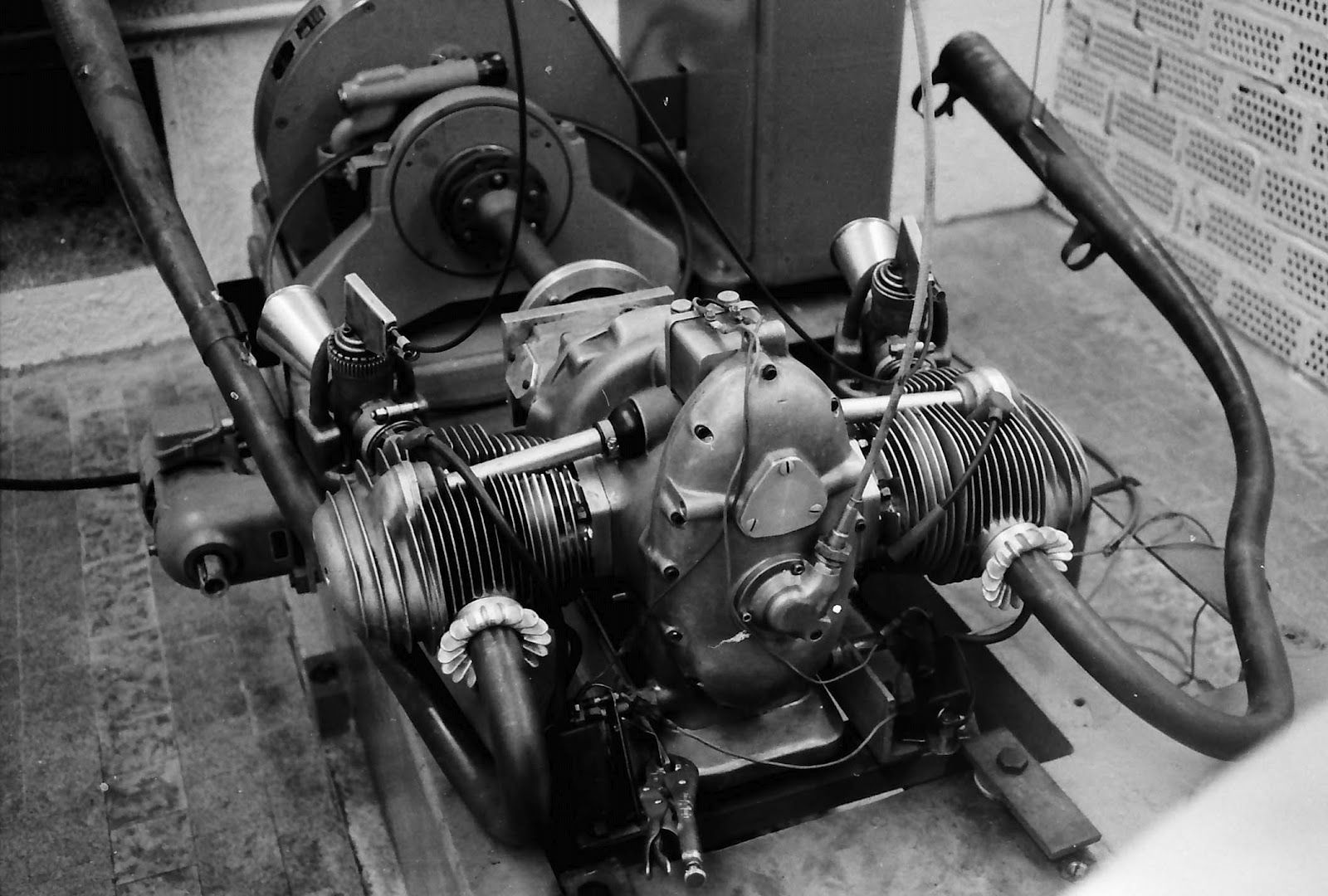 Wallpaper #n2f2-JIBSpphPi3-eosy213 The Velobanjogent a Brief Look at the BMW Rennsport Engine from Items
