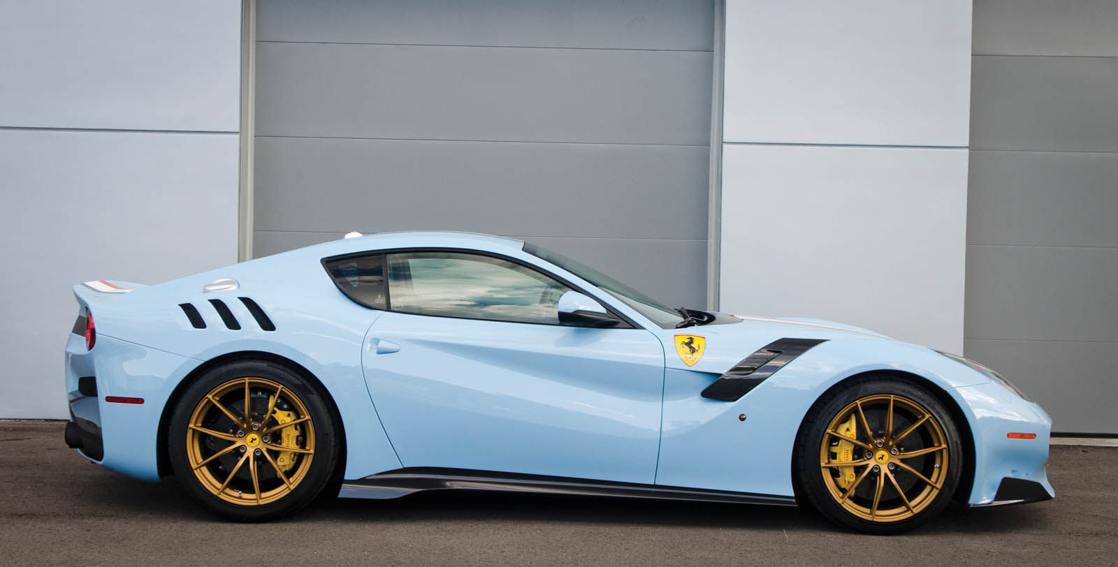 Wallpaper #LBmYI48BtGB6xQ78XoTg24 This Ferrari F12 Takes the Whole Tour De France Thing Very Seriously