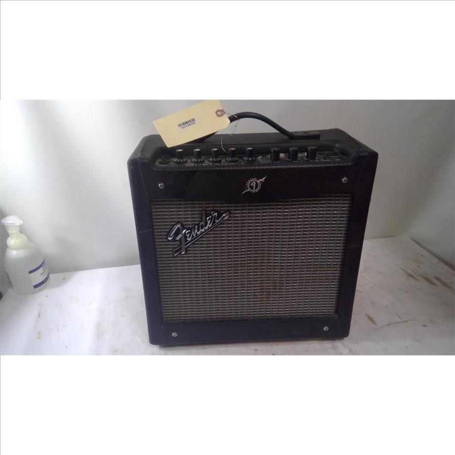 Wallpaper #Ybk13pIBJvJKYCmEbwR456 Fender Mustang 1 Amp Property Room