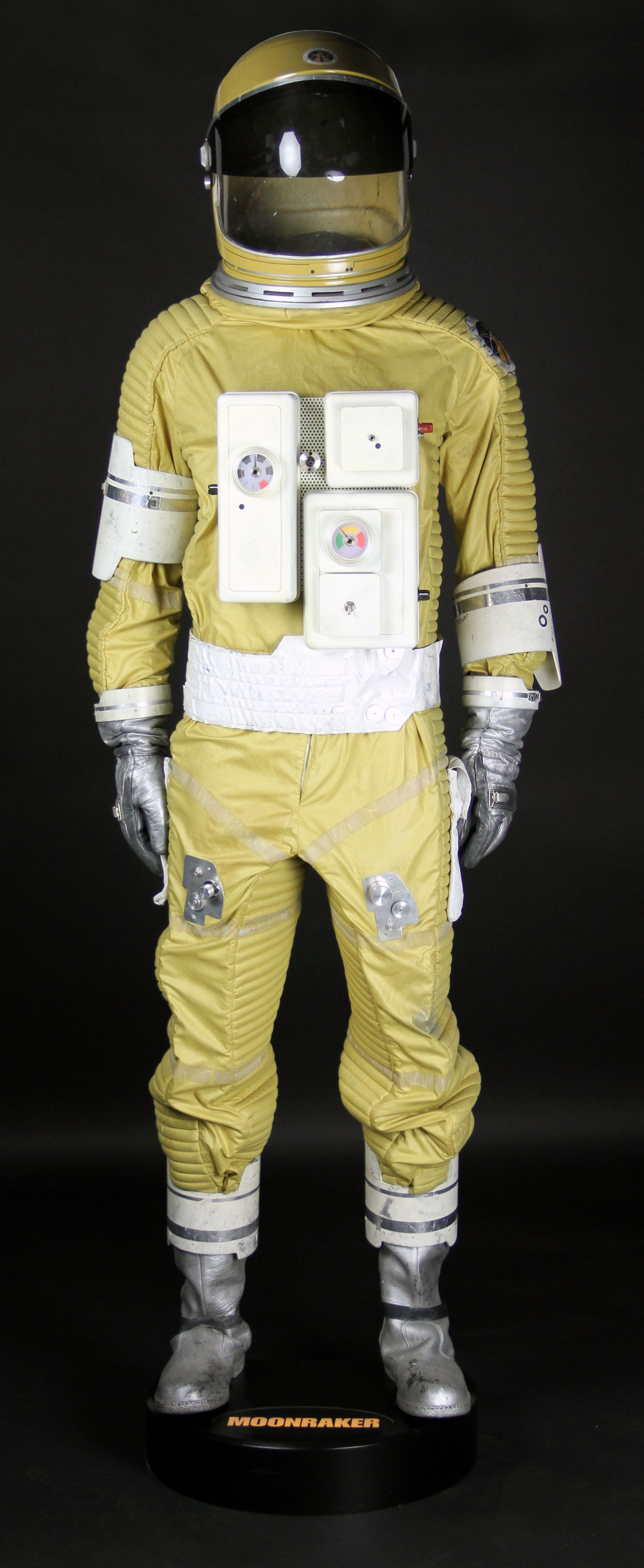 Wallpaper #OxncHo8BtGB6xQ78cHo54 Propstores Stellar Collection of Sci Fi Space Suits Propstore