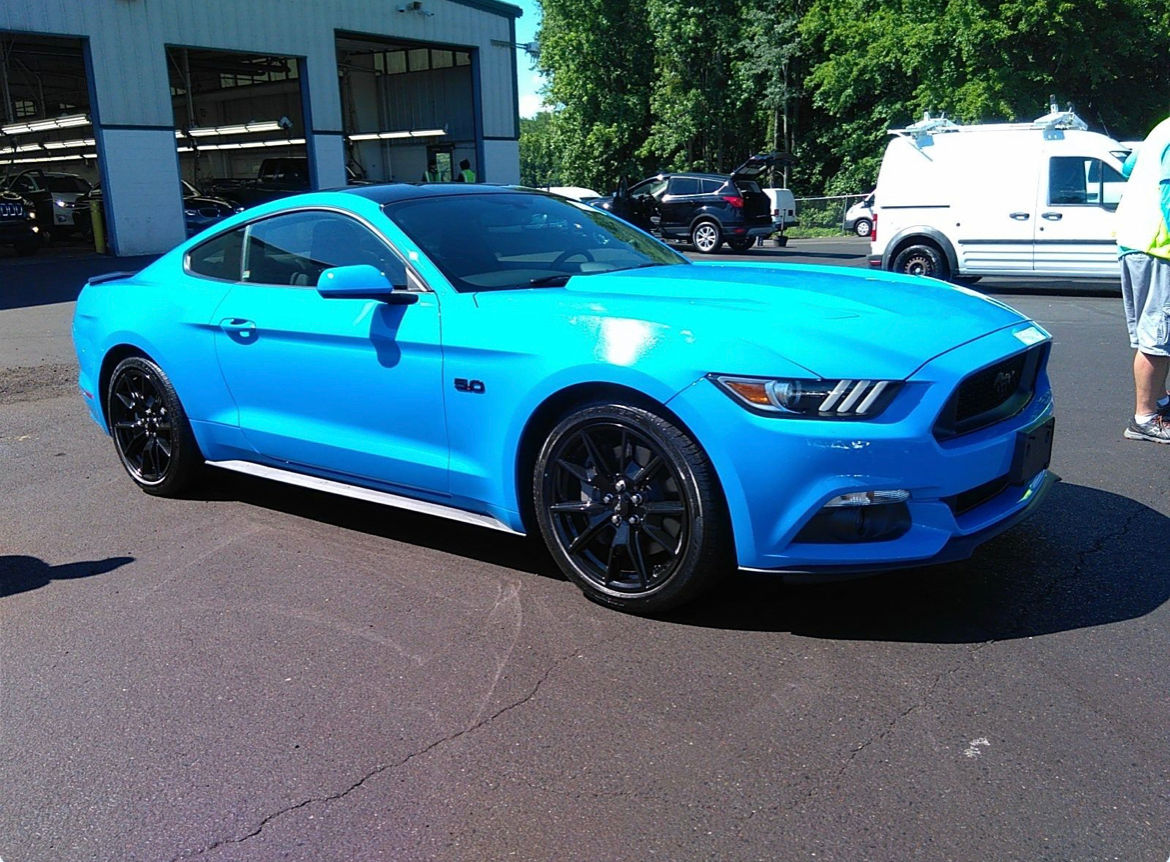 Wallpaper #BGjjFpMBSpphPi3-kQ39117 2017 Grabber Blue Mustang GT Less Than 5K Miles Raffle Creator