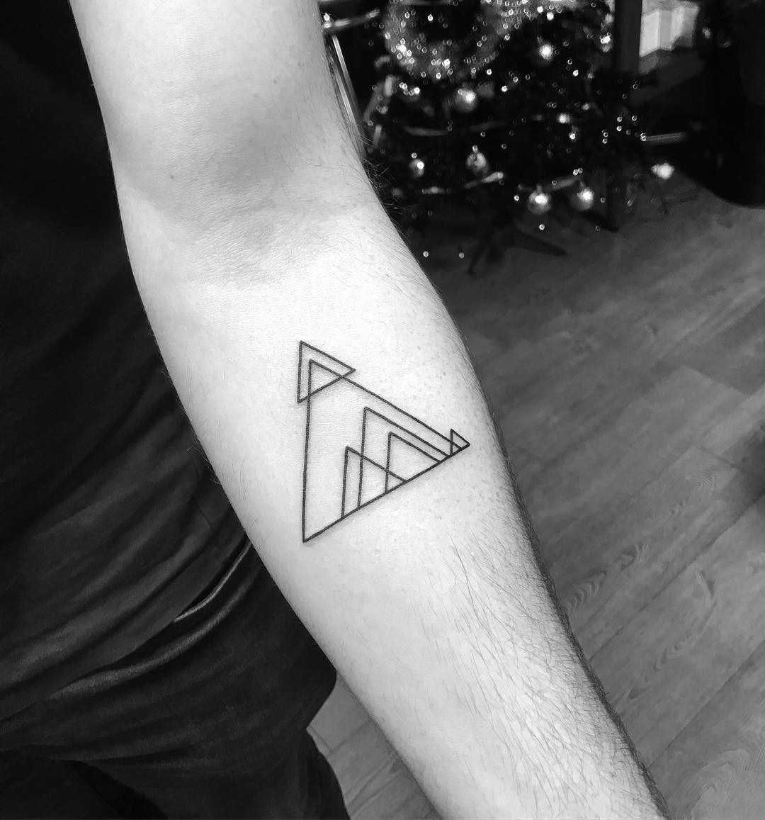 Wallpaper #QWeX9JIBSpphPi3-SXul61 Minimalist Triangles by Wagner Basei Tattoogridnet