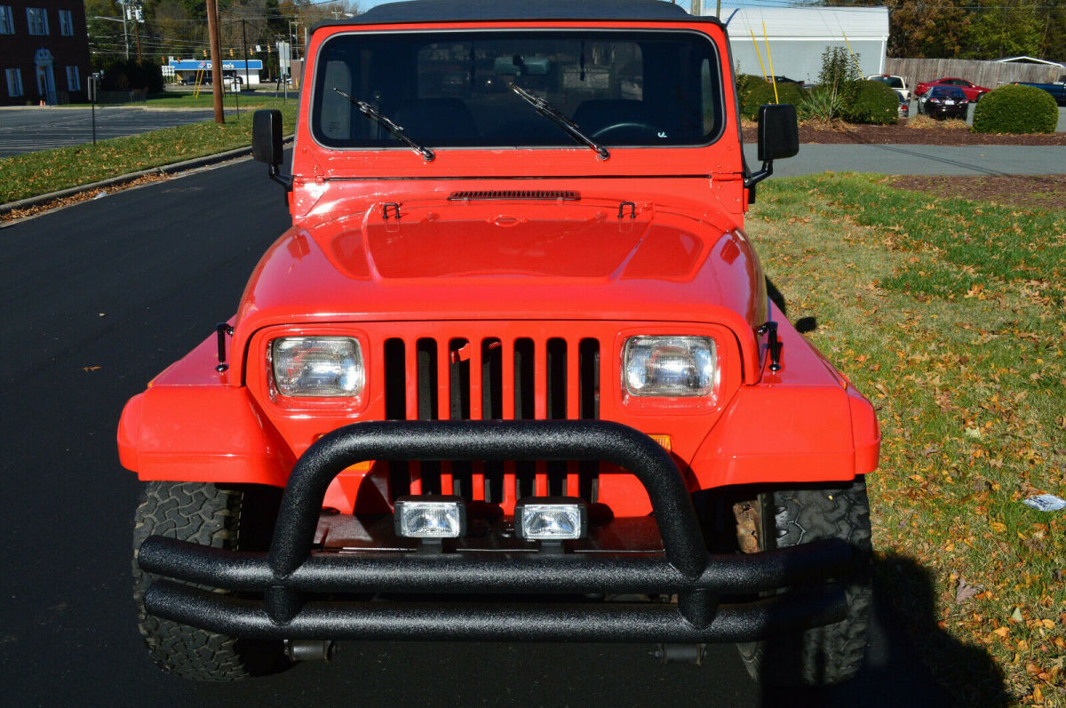 Wallpaper #TWhEFZMBSpphPi3-FQc3358 Fully Restored Jeep Wrangler with Renegade Package Like New Condition