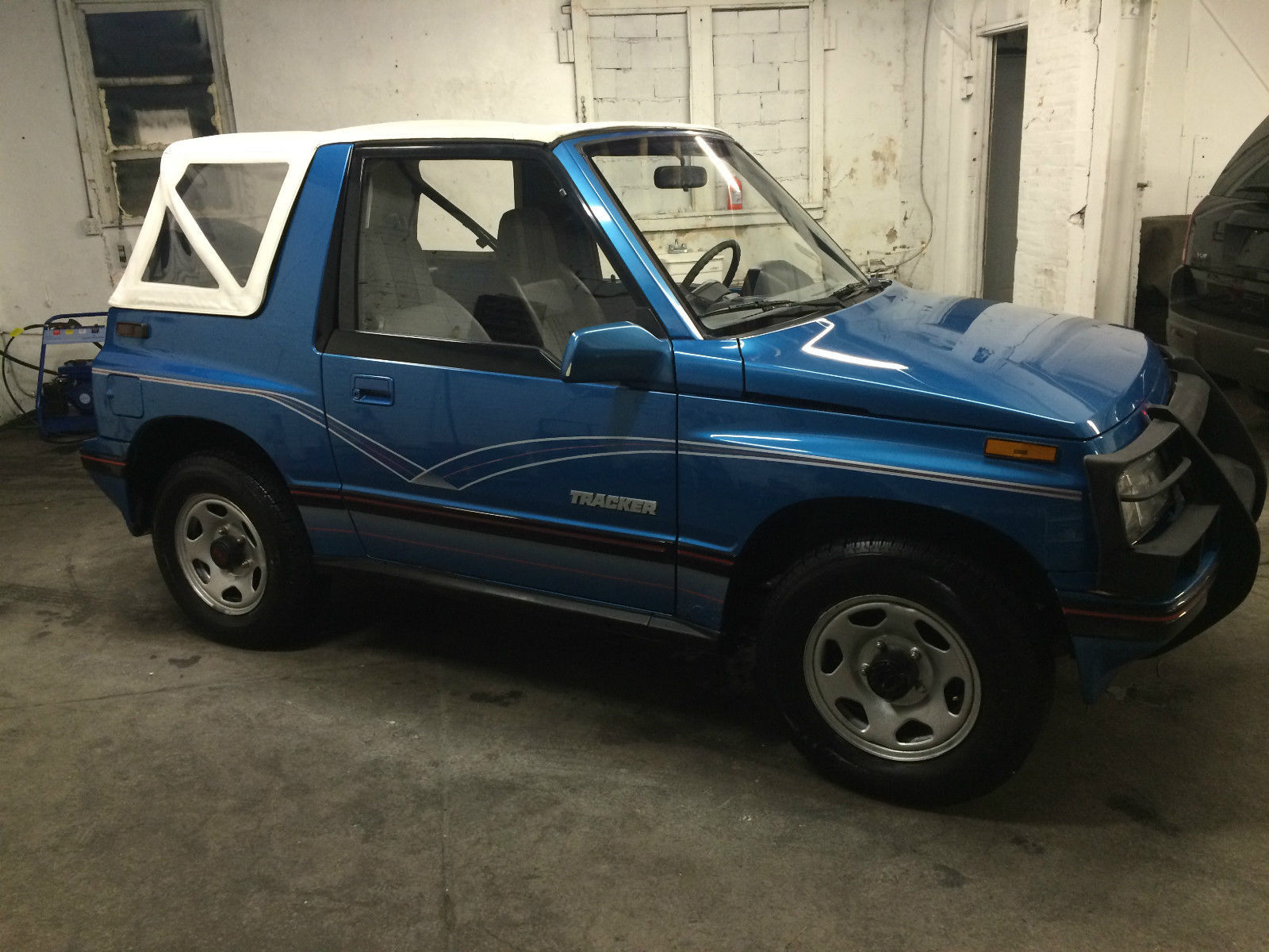 Wallpaper #iHQswo4B_8f4nGFaUW7S29 1990 Chevy Geo Tracker 4x4 Convertible Classic Chevrolet Tracker 1990