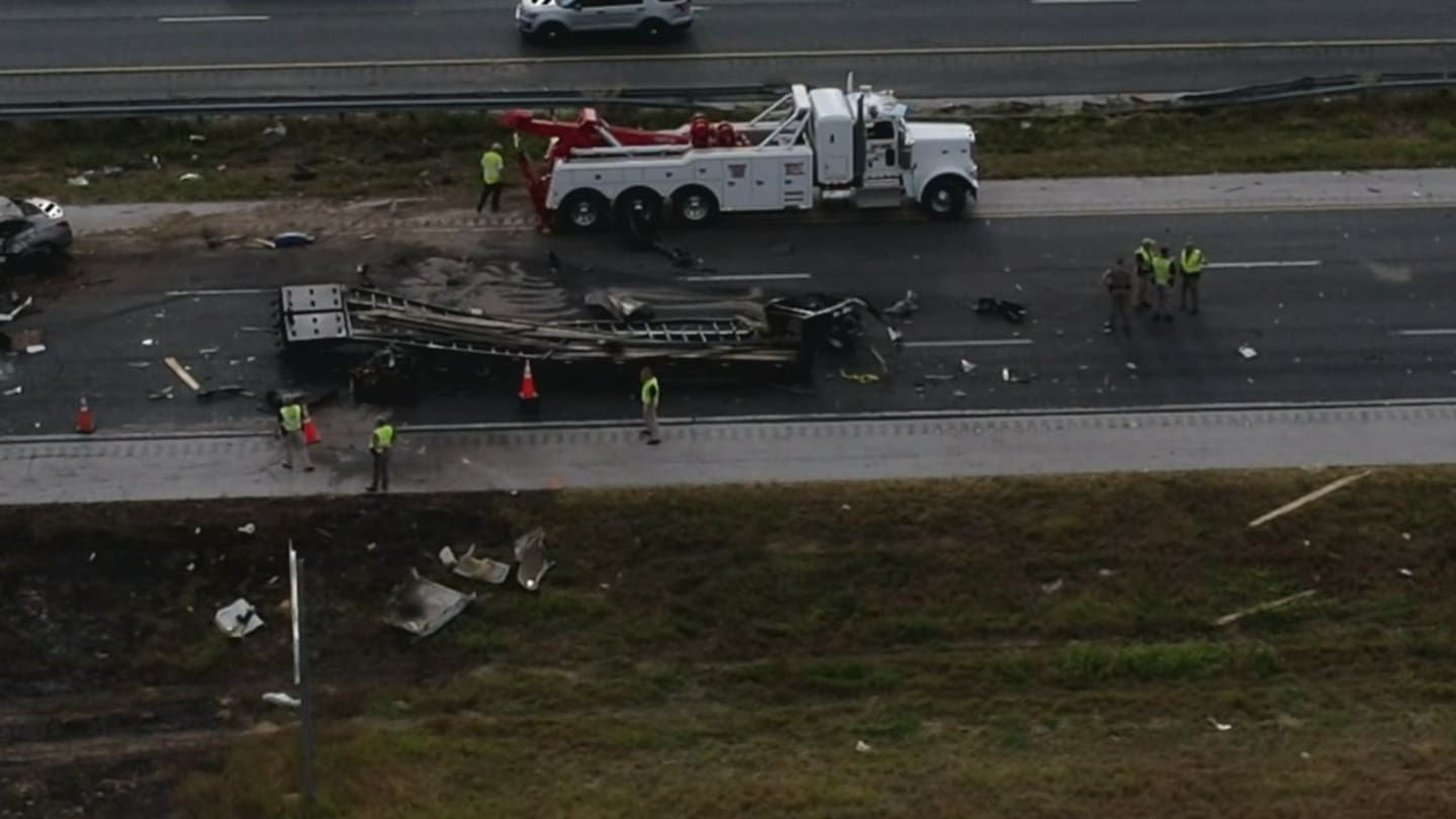Wallpaper #02gzGZMBSpphPi3-fBX5230 Video Fiery Deadly Crash Shuts Down Northbound I 75 Near Ocala Wftv