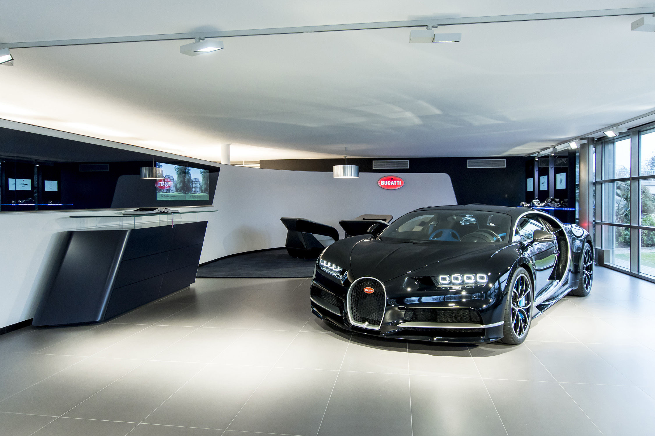 Wallpaper #L2e38ZIBSpphPi3-am2y42 Nouveau Showroom Bugatti a Geneve Motorlegend