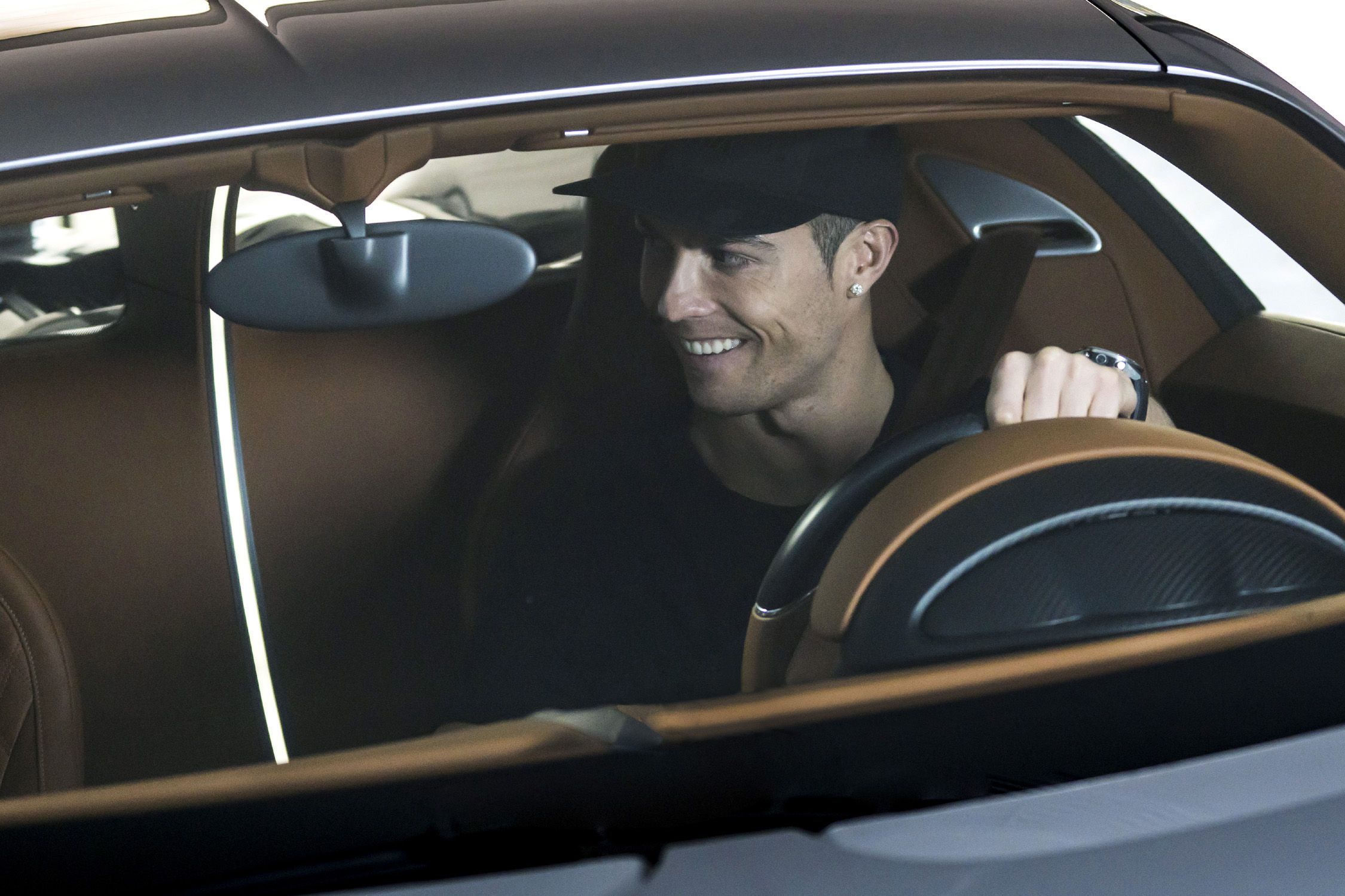Wallpaper #i7jujJIBJvJKYCmEjdRZ48 Cristiano Ronaldo a Teste La Bugatti Chiron Motorlegend