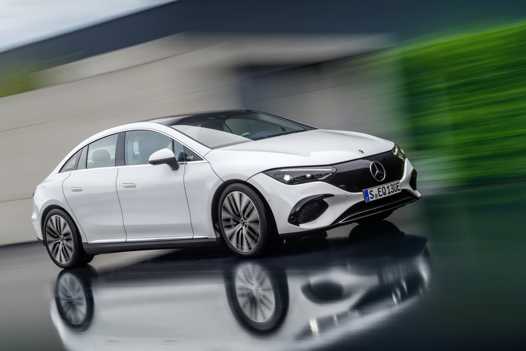 Wallpaper #QQNmZJMBpyOg8YnEAtcZ109 Mercedes Benz Eqe Sedan Debuts as All Electric Version of the E Class