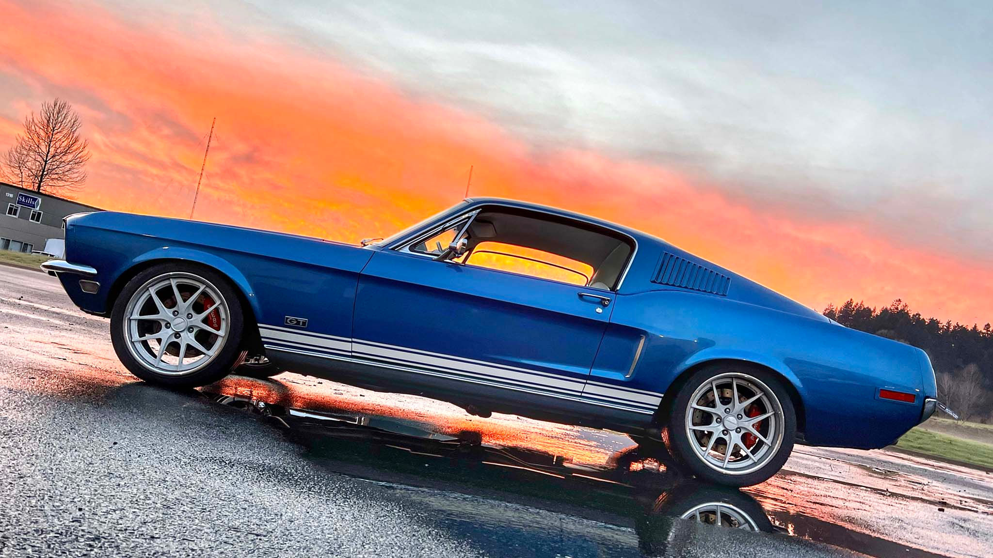Wallpaper #kkV8ko4B7YBJg1BVyZ5926 Classic Style Modern Performance 1968 Mustang Fastback Built for the