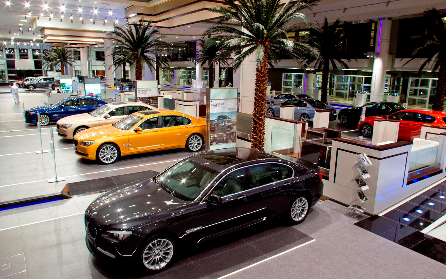 Wallpaper #eEJcPZMBOBpx0NhmC8Qt45 Worlds Largest BMW Dealership Opens in Abu Dhabi
