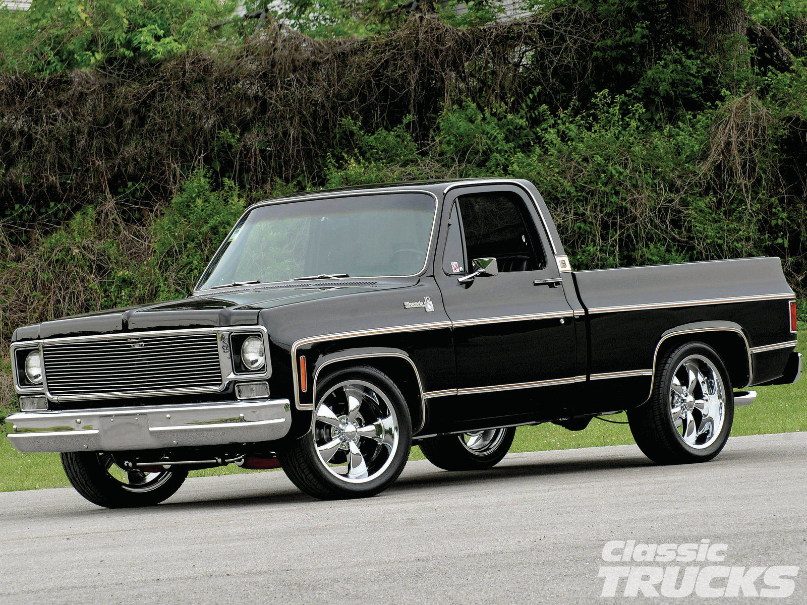 Wallpaper #75859 Taking the 80s Style Box Chevy to the Extreme on 26s Hot Donk