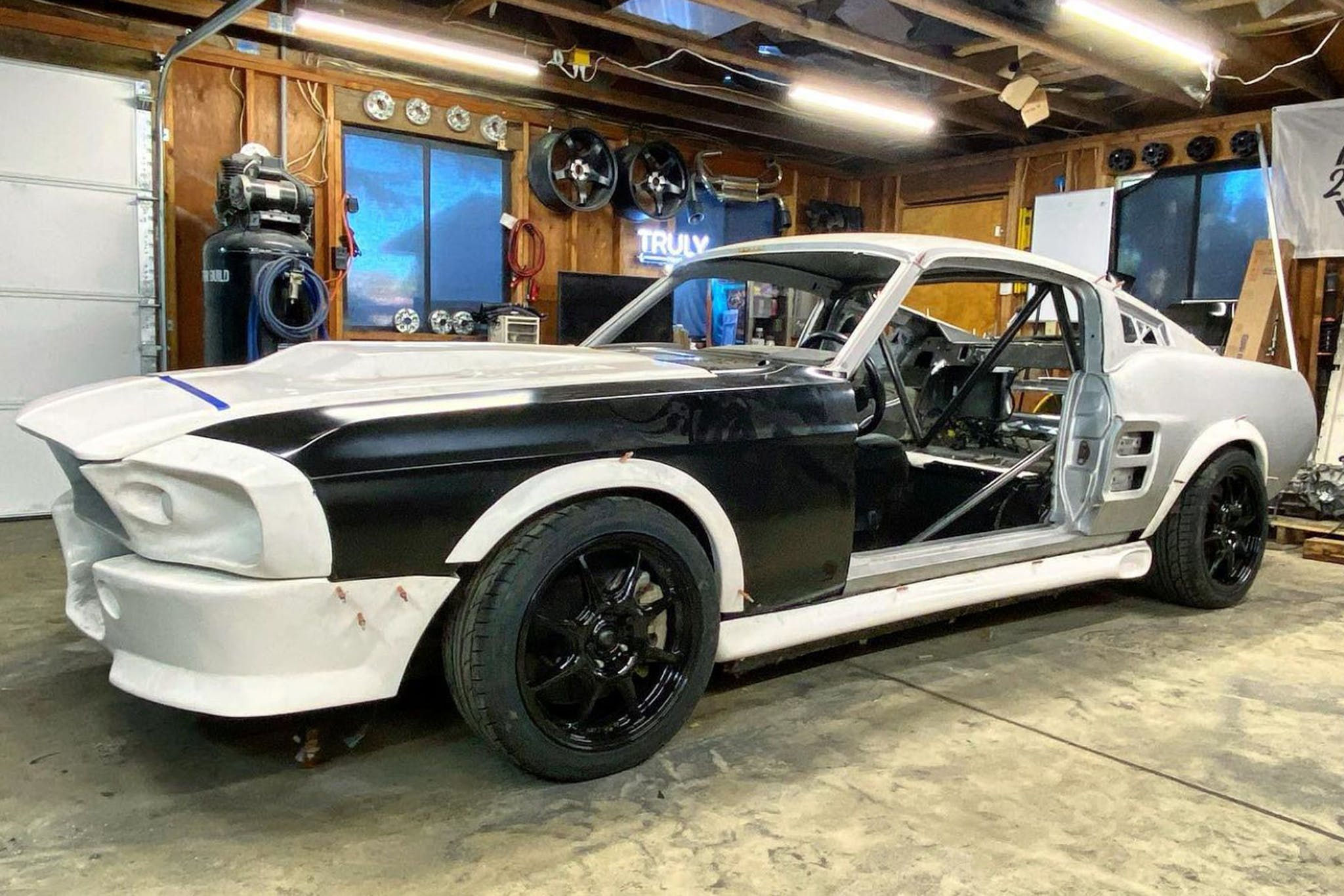 Wallpaper #G0C3L5MBJhL2WPbaxL7T190 Body Swapped Modern Mustang Tribute Build Seized Over Eleanor Trademark