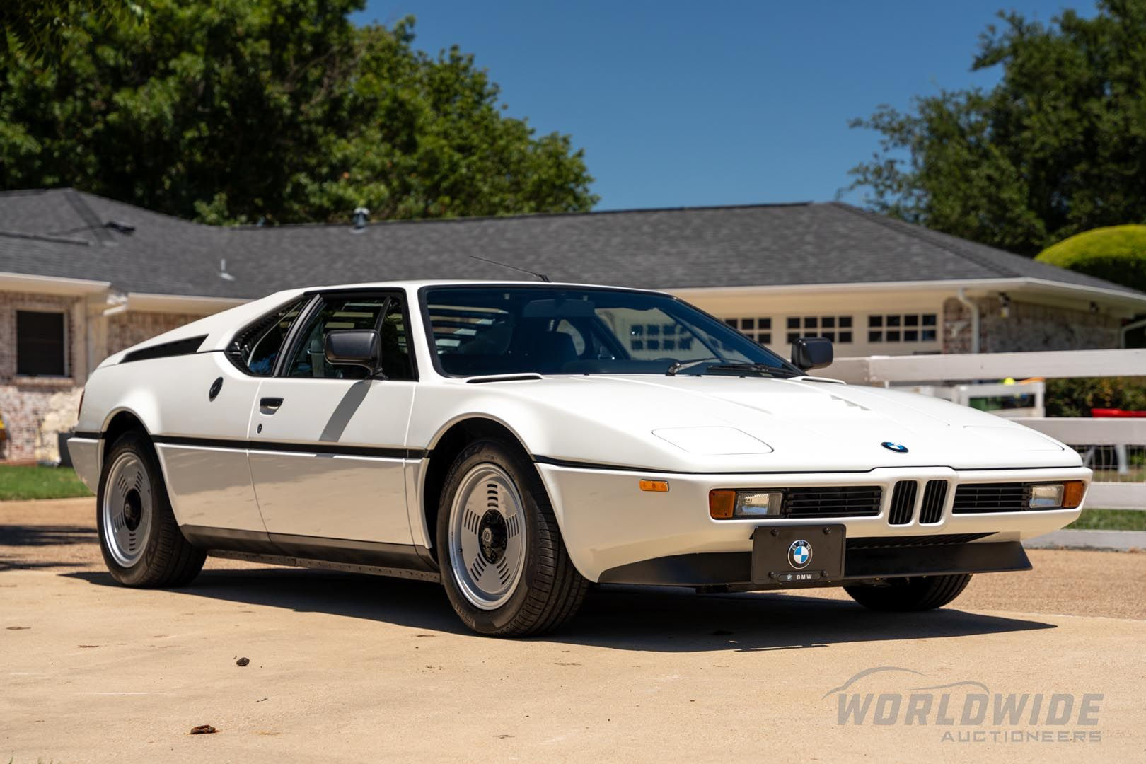 Wallpaper #wnP2hY4BFI5NbQksQR6A52 A Fully Restored BMW M1 Highlights