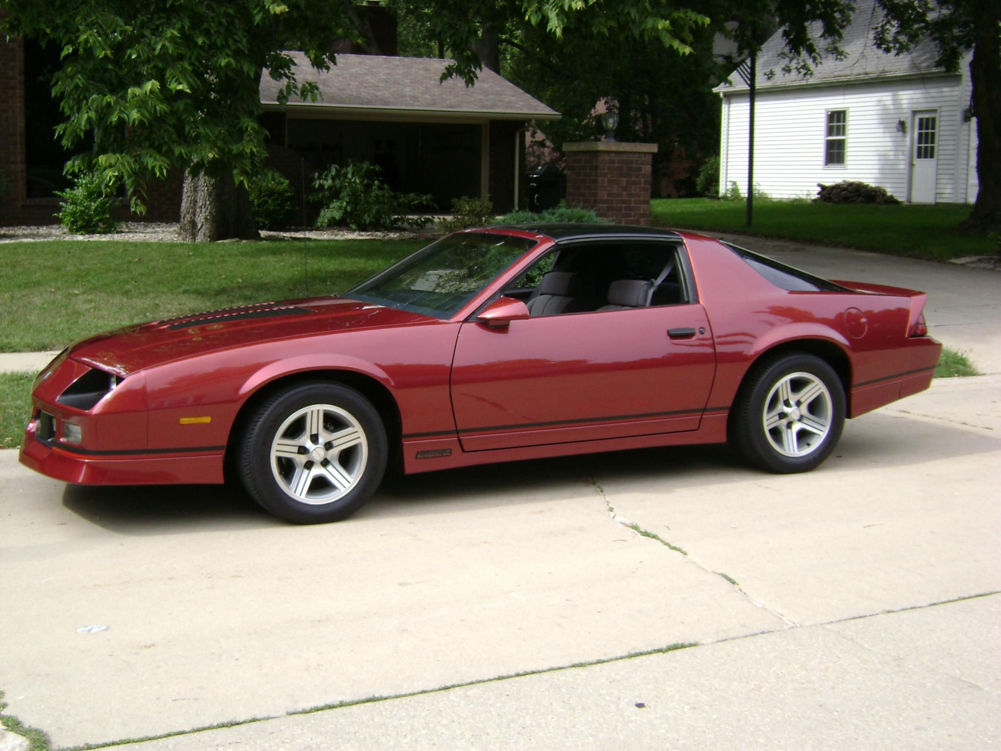 Wallpaper #GmfDBZMBSpphPi3-yr5s142 Iroc Z28 with T Tops Third Generation F Body Message Boards