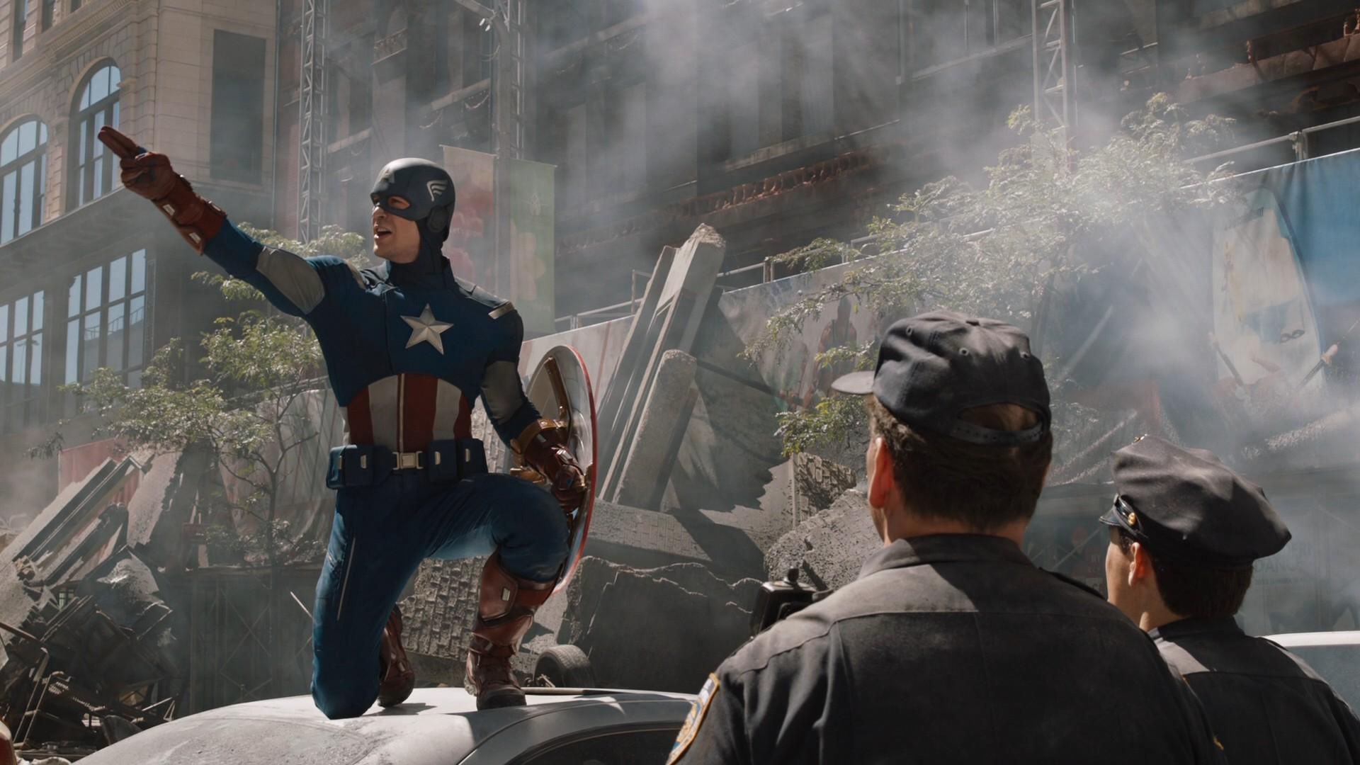 Wallpaper #uxlbDo8BtGB6xQ78_1nv45 Chris Evans Marvel Pointing the Avengers Movie Wallpaper 103630
