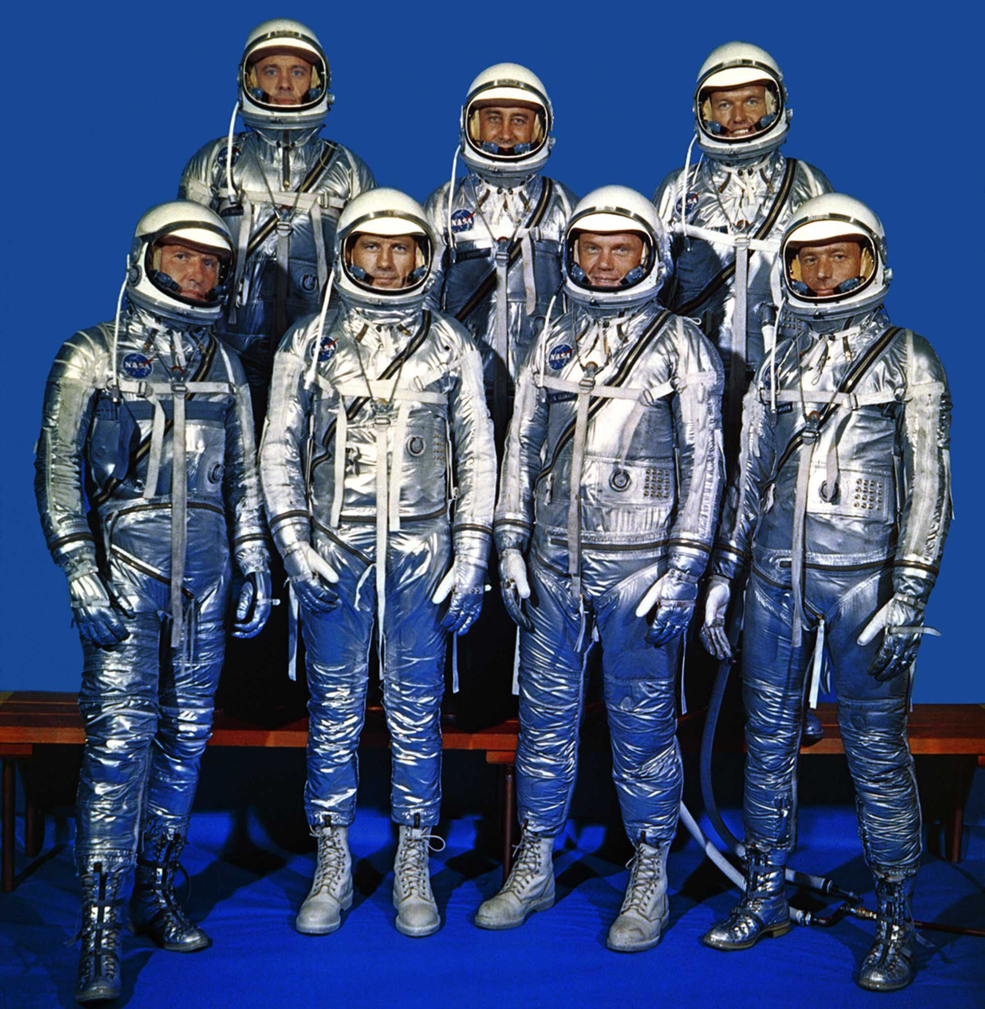 Wallpaper #e2eE_JIBSpphPi3-ZZiW23 Apollo Space Suit Astronaut