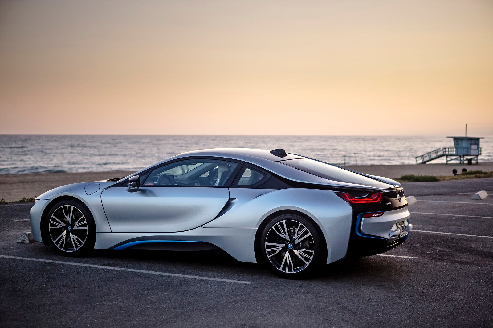Wallpaper #J0XBjo4B7YBJg1BVKJ3732 BMW Holds on to Us Luxury Car Sales Crown in 2015 Lexus Moves into