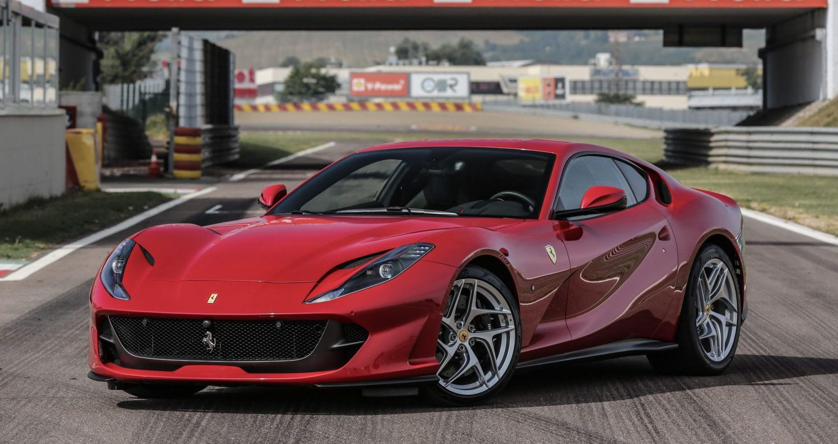 Wallpaper #L3NmhI4BFI5NbQksGR0k22 2018 Ferrari 812 Superfast Preview Buyers Guide