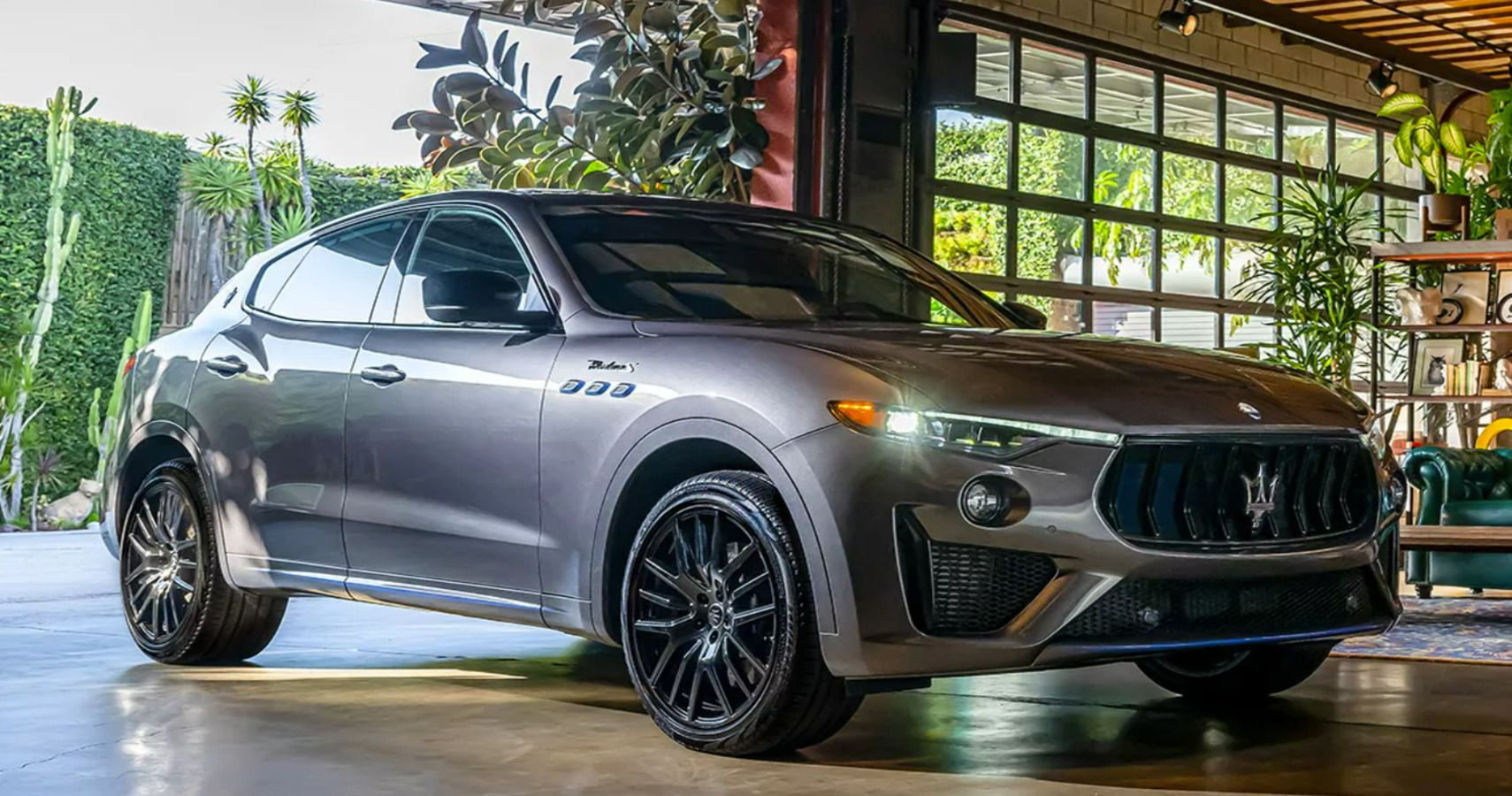 Wallpaper #GeqjVZMBlwTYPL18_Q4T194 A Peek Inside the Luxurious Maserati Levante