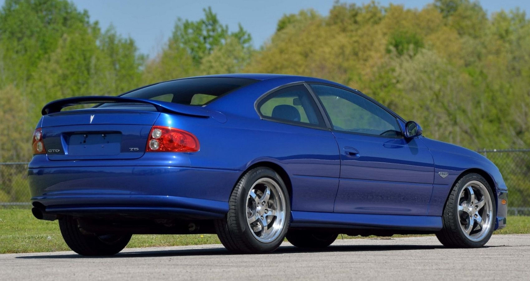 Wallpaper #fmcb7pIBSpphPi3-k1tN230 Why Every True Gearhead Should Own a 2004 2006 Pontiac Gto