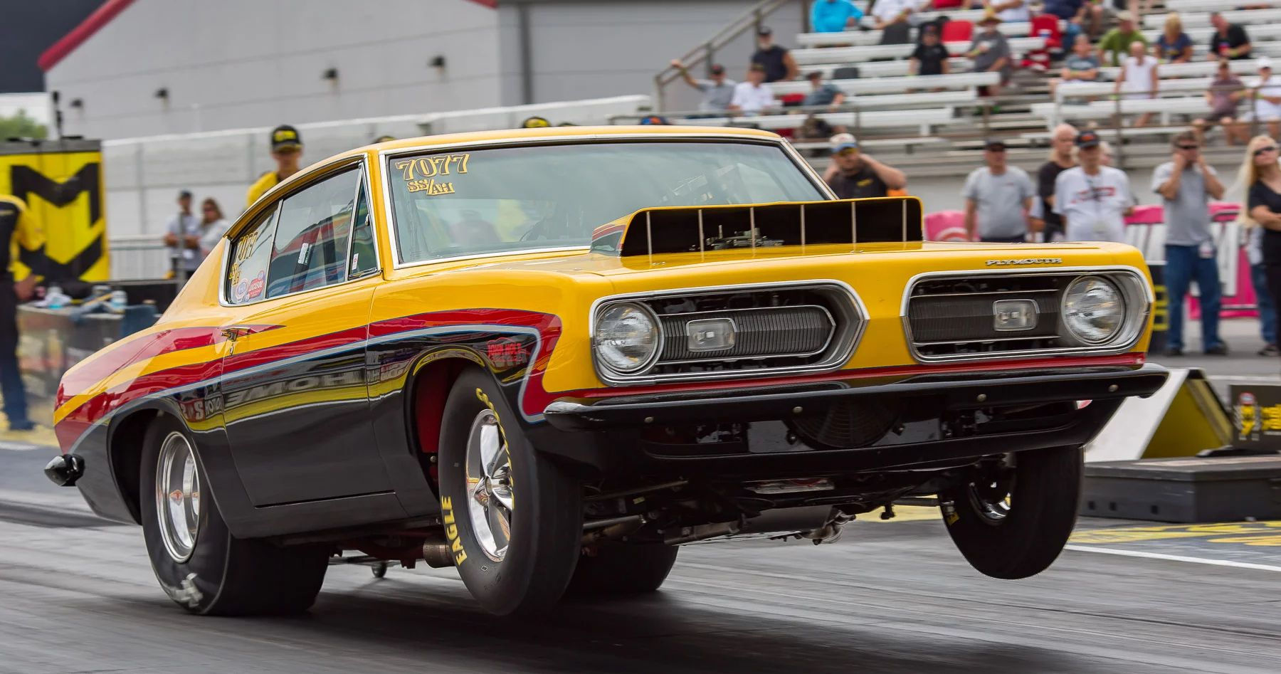Wallpaper #r4vgdZcBcm9NJah-4Hei63 Hemi Powered 1968 Plymouth Barracuda Ssah Drag Car in Focus
