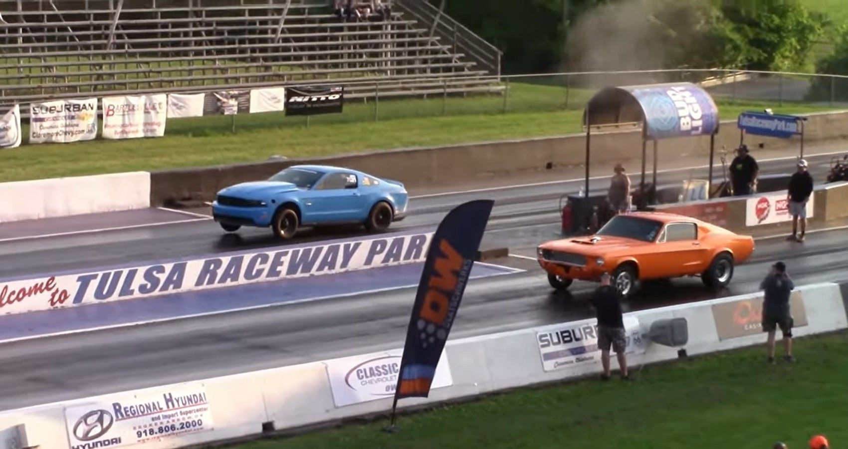 Wallpaper #qnfXJpMB-pgBXx605qO-149 Watch a 5th Gen Ford Mustang GT Take Down a 1st and 4th Gen Mustang on