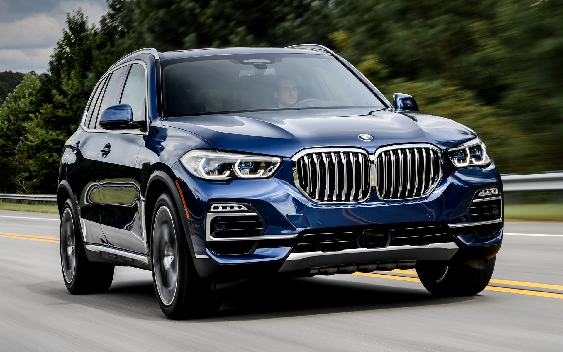 Wallpaper #GeqjVZMBlwTYPL18_Q4T65 2022 Us Midsize Luxury SUV Sales Figures by Model Gcbc