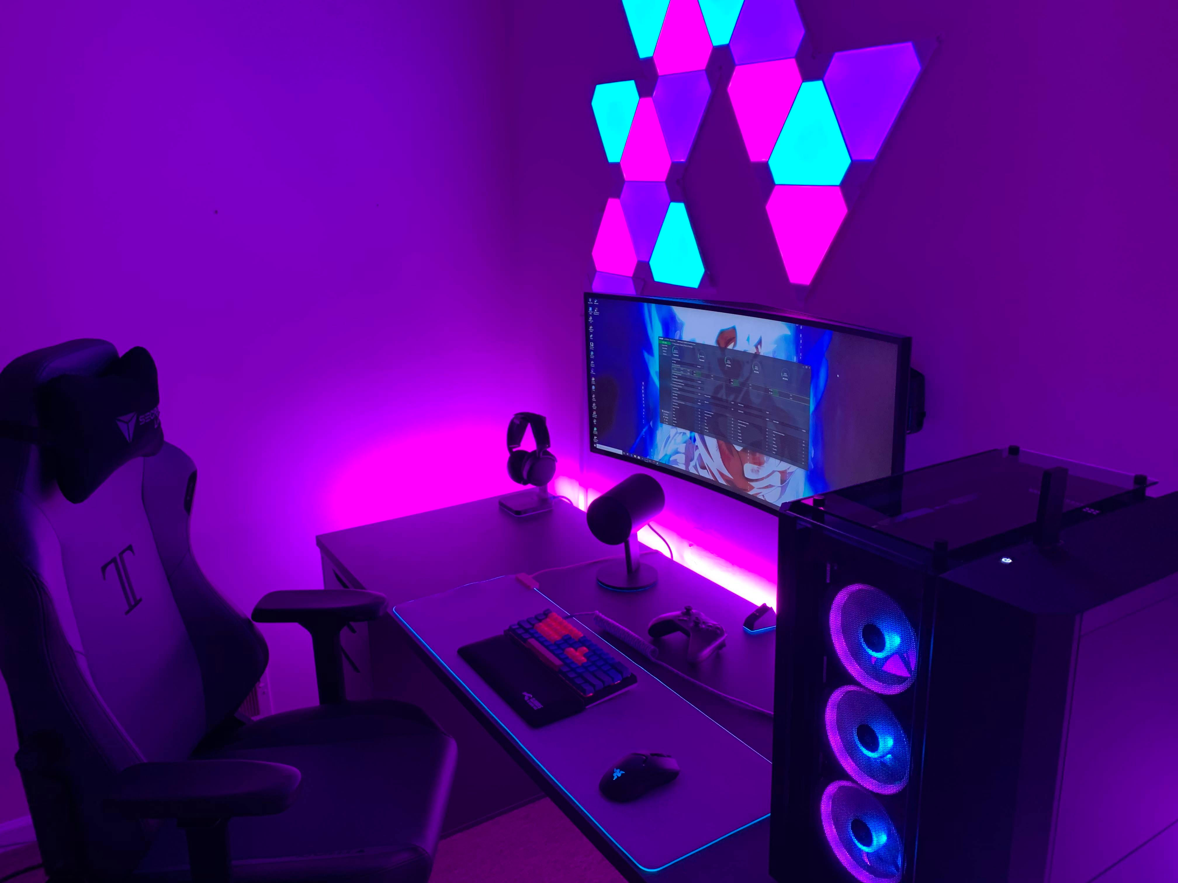 Wallpaper #MH0T8Y4Bnwiau_P6ywic2 Purple Gaming Setup the Main Colors Are White and Purple Pierna