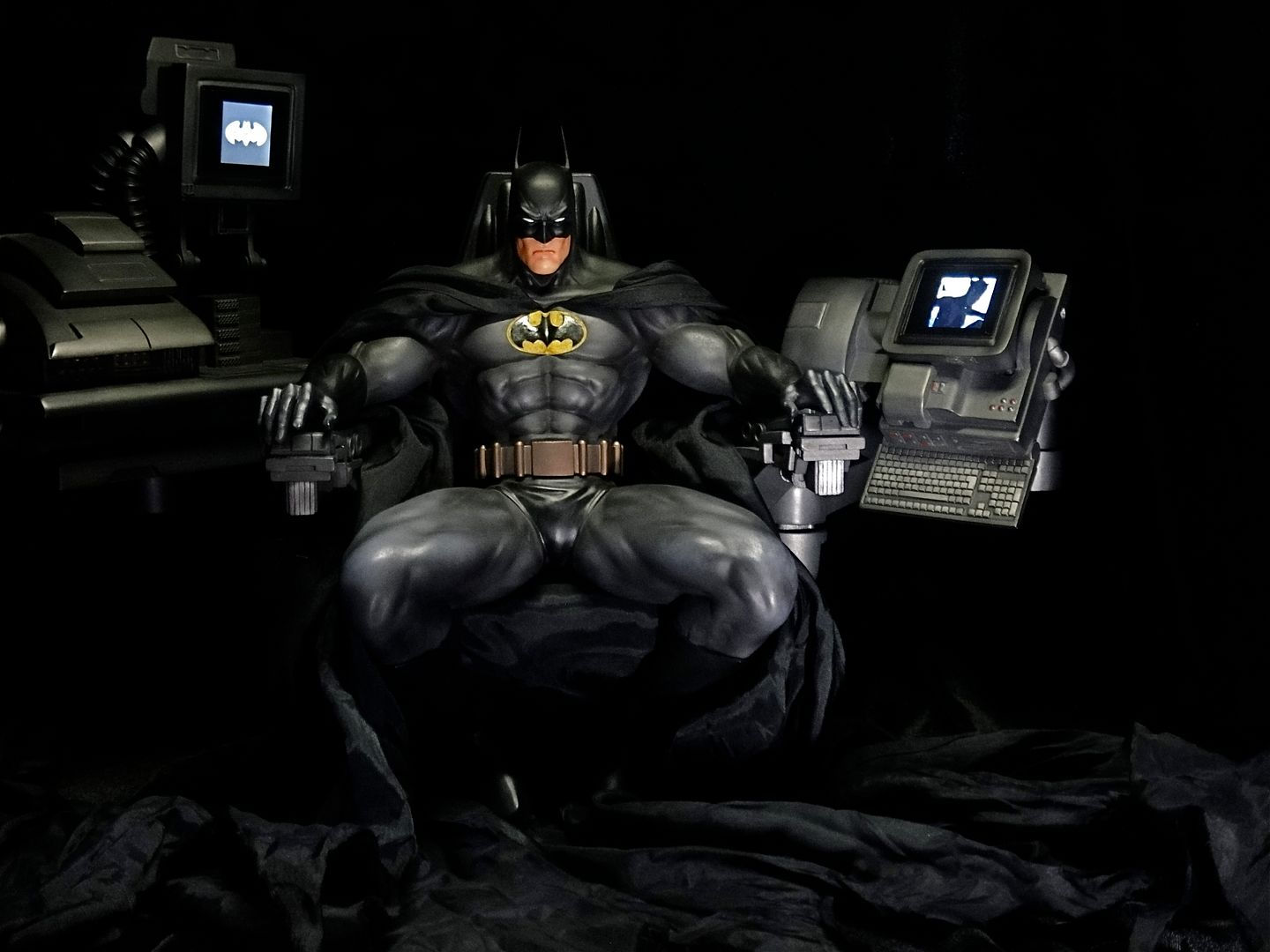 Wallpaper #nkIvPZMBOBpx0NhmCsP7357 Best Batman Statue Page 21