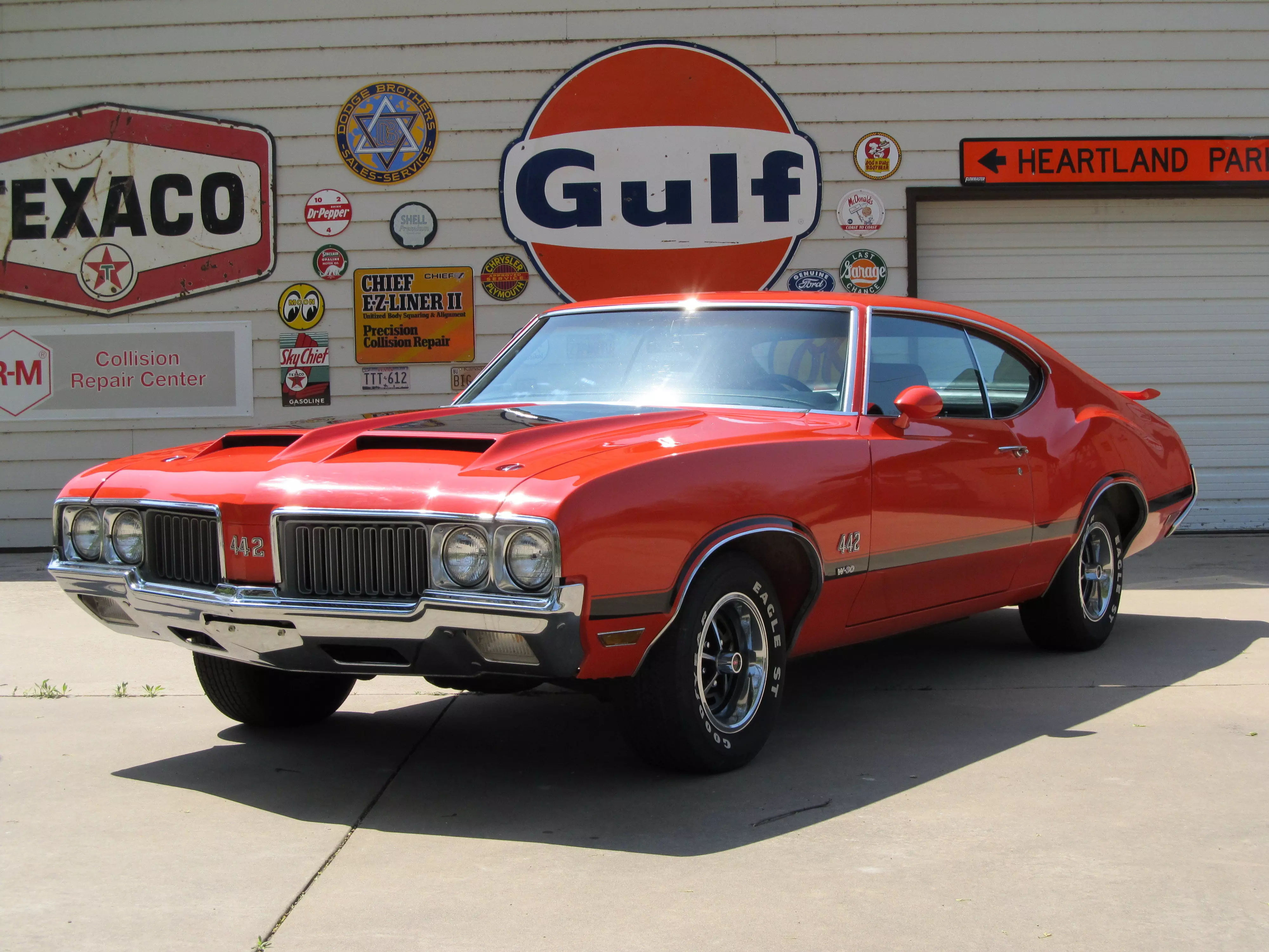 Wallpaper #ZwBs7I4BSdW8dNouERSm4 This Oldsmobile 442 is Pure Muscle 1970 Olds 442