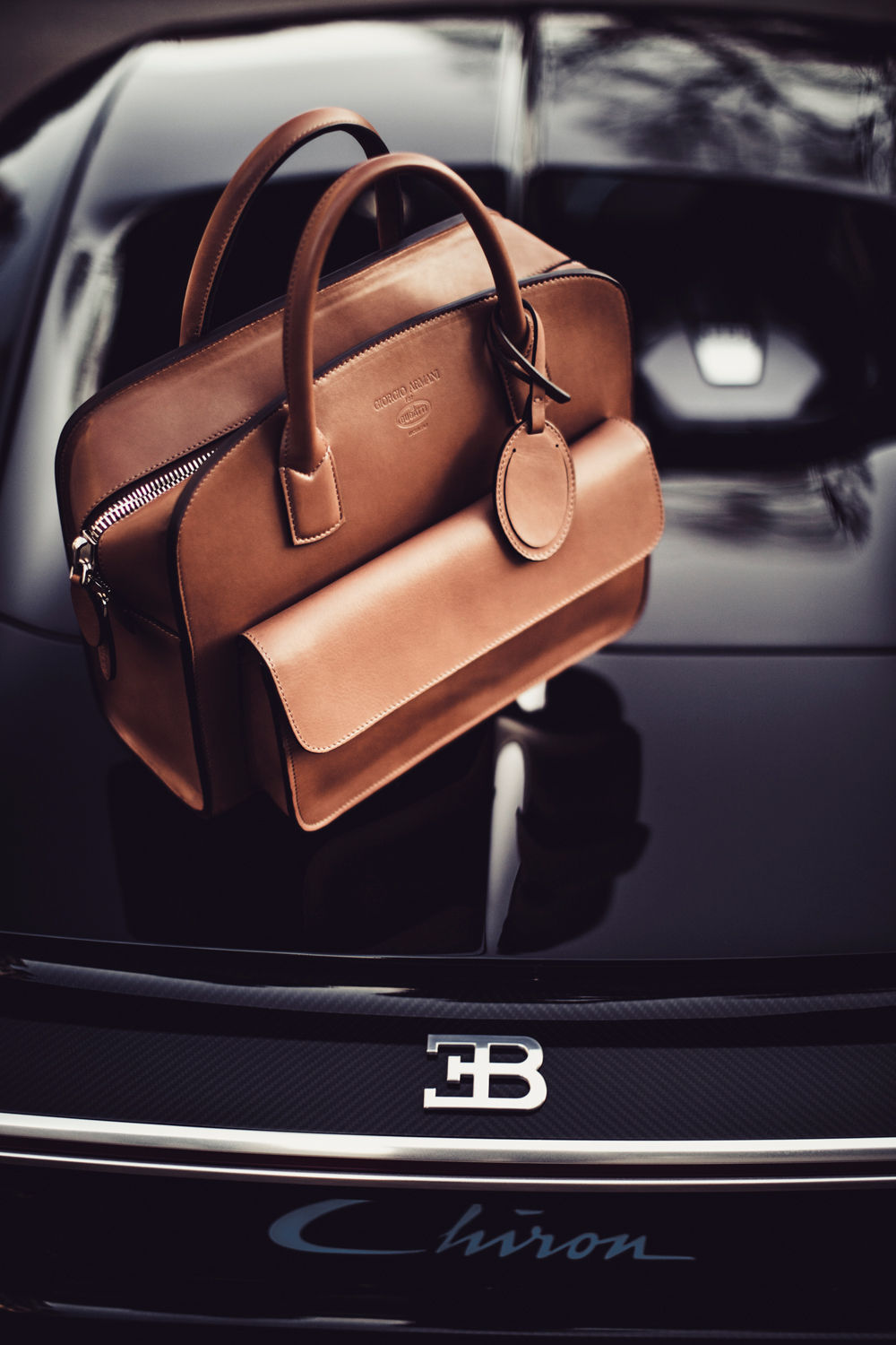 Wallpaper #zAOyZpMBpyOg8YnEhNtB54 Giorgio Armani Designed the Bugatti Chirons Matching Weekend Bag