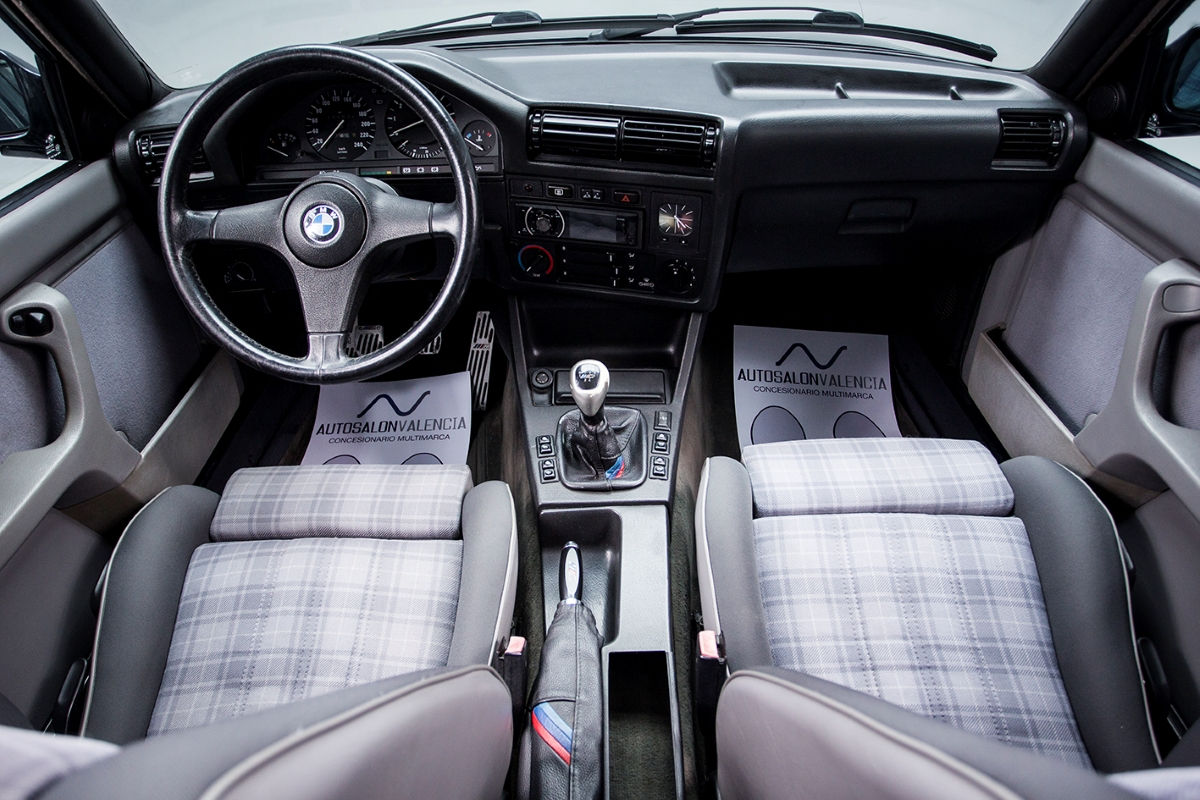 Wallpaper #QhnVGI8BtGB6xQ78bnKq2 BMW E30 325i Interior