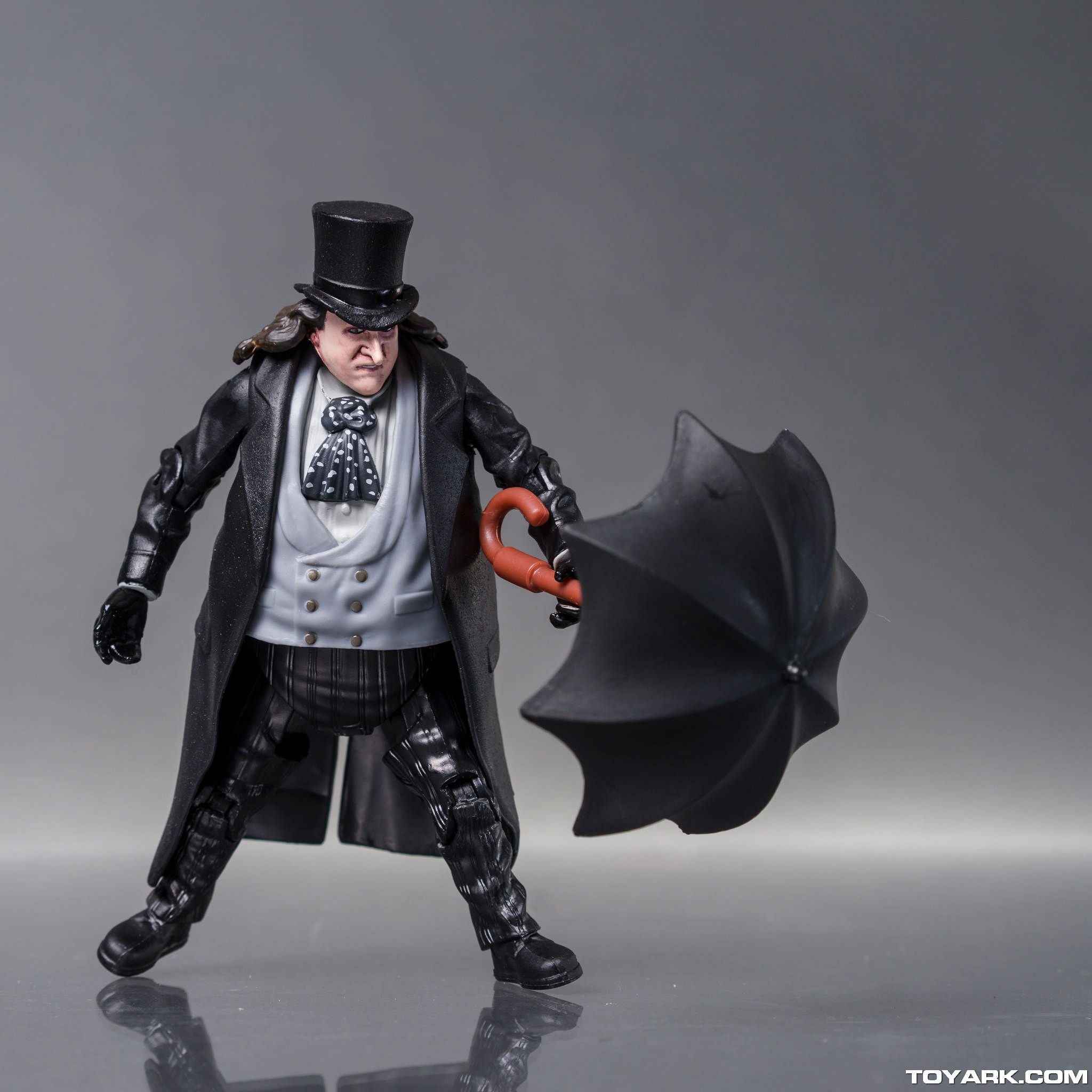 Wallpaper #QwNXY5MBpyOg8YnEYtWo208 DC Comics Multiverse Penguin in Hand Gallery the Toyark News
