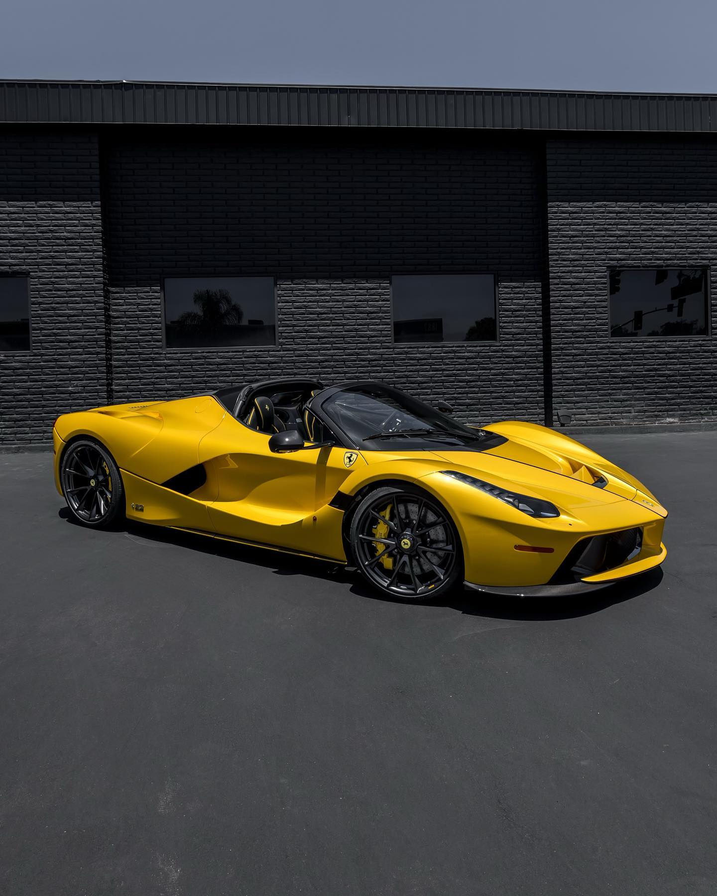Wallpaper #d_8ObJMB3lSXT3zUrOls102 Ferrari Laferrari Black