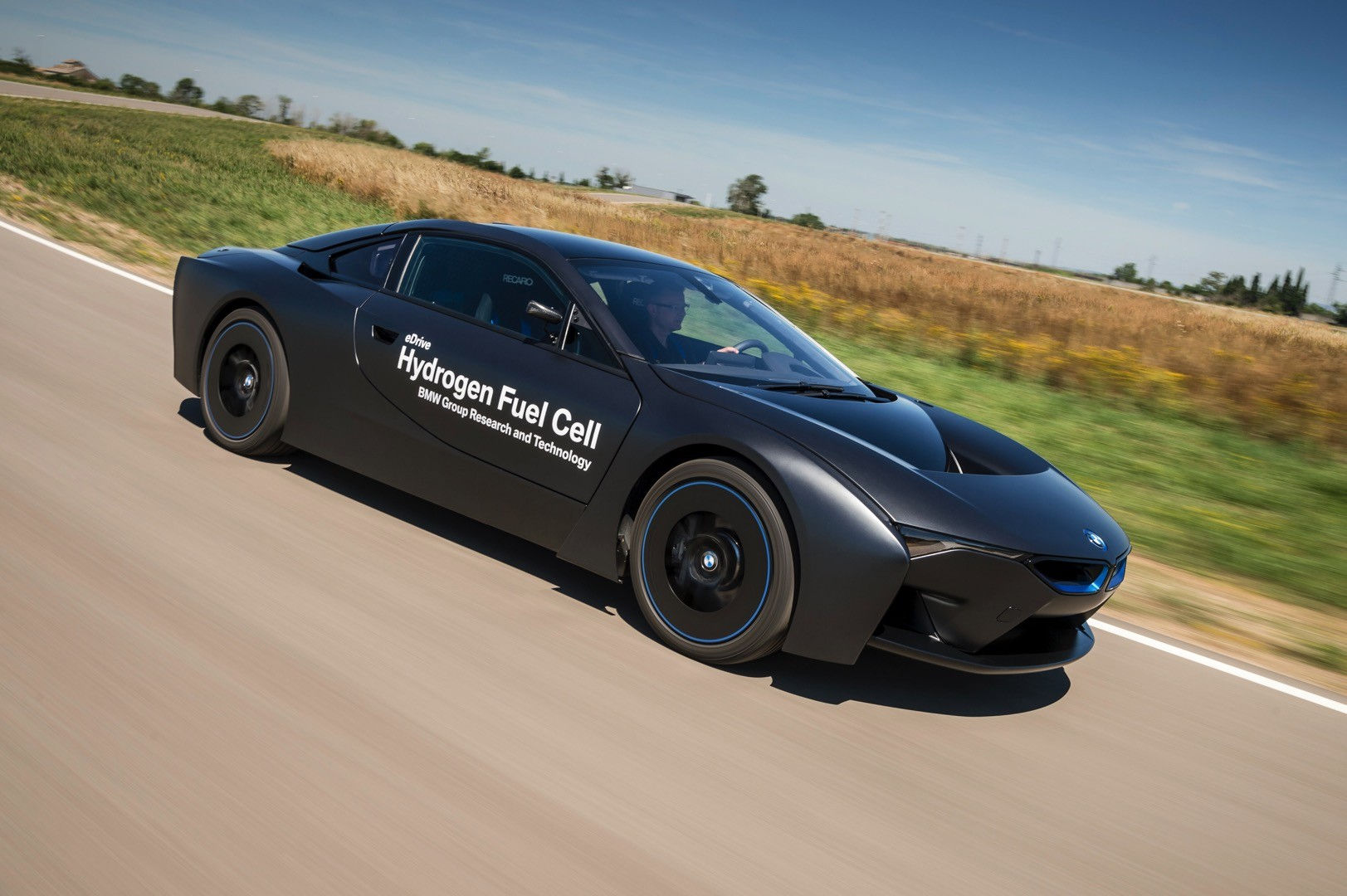Wallpaper #xWgwGZMBSpphPi3-BxUZ40 BMW Unveils the First Fuel Cell Prototype Resulted from Collaboration