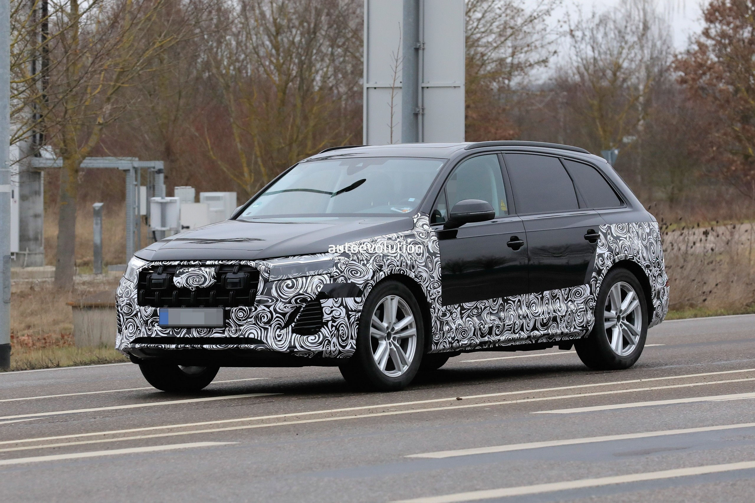 Wallpaper #RWcH7JIBSpphPi3-3lBs91 Is a Second Facelift Enough to Keep the Audi Q7 Competitive for a Few
